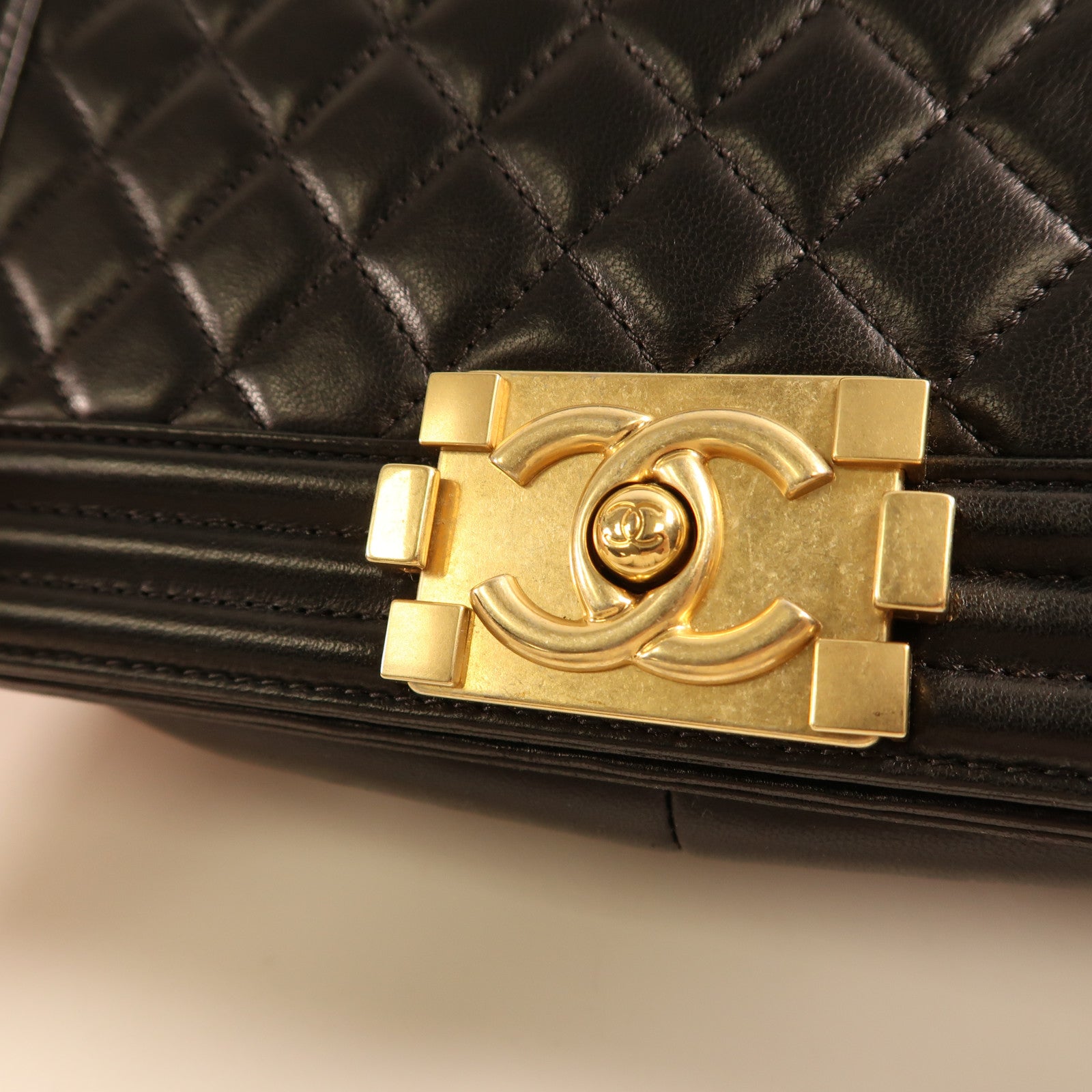 CHANEL 【激減優惠】羊皮皮革Boy 25金扣鏈帶肩背袋