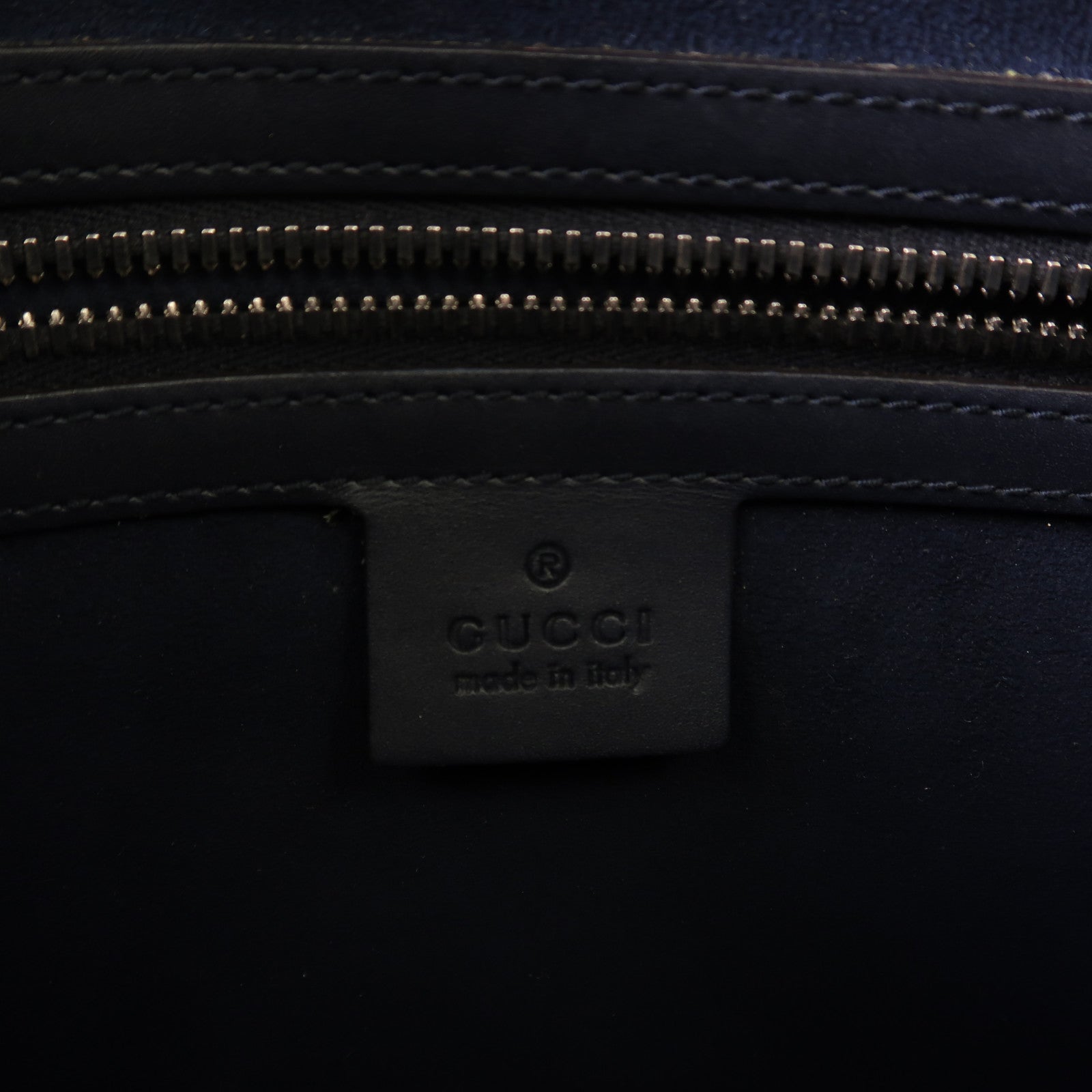 GUCCI 塗層帆布Clutch Bag銀扣手拿包