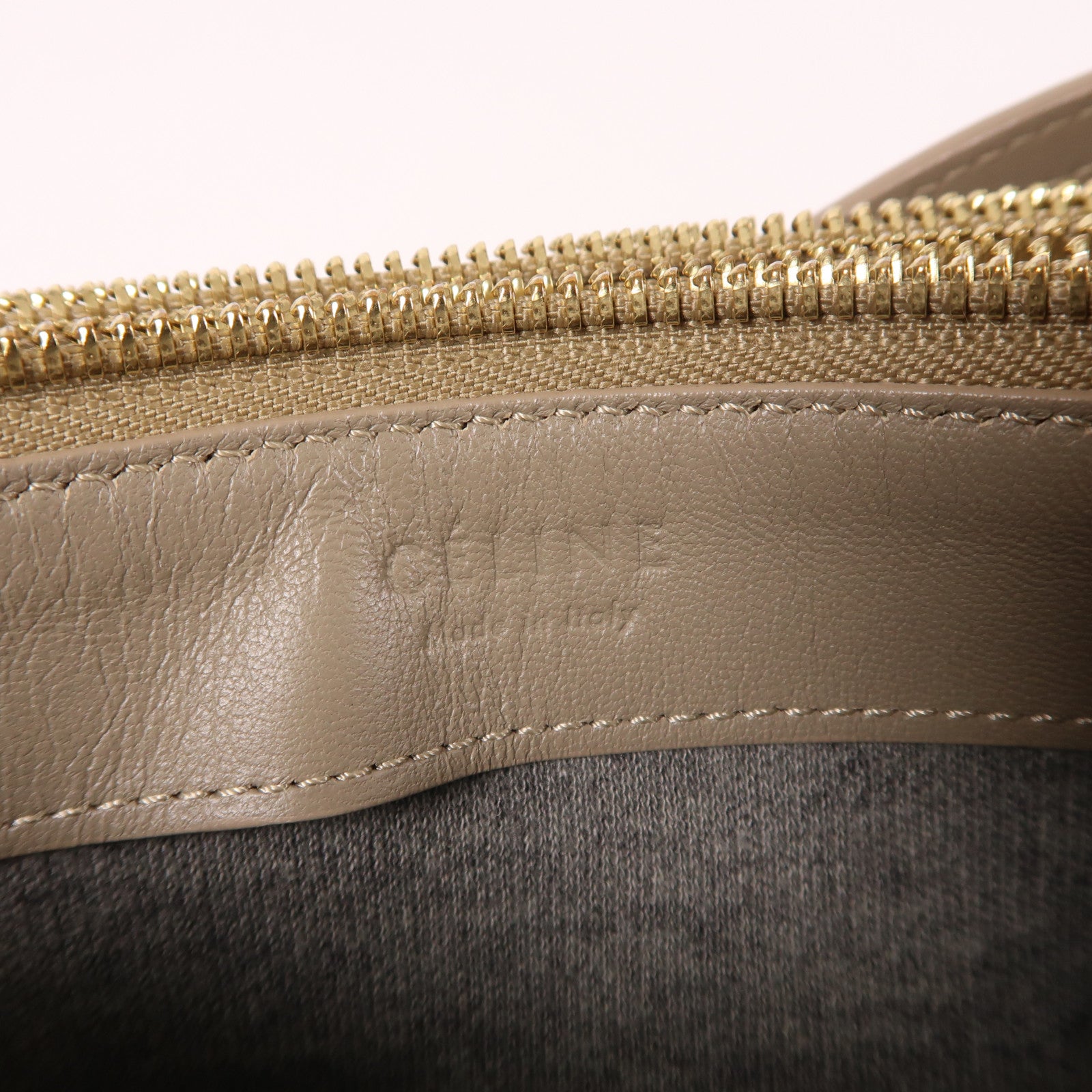 CELINE 羊皮皮革Trio金扣肩背袋卡其色