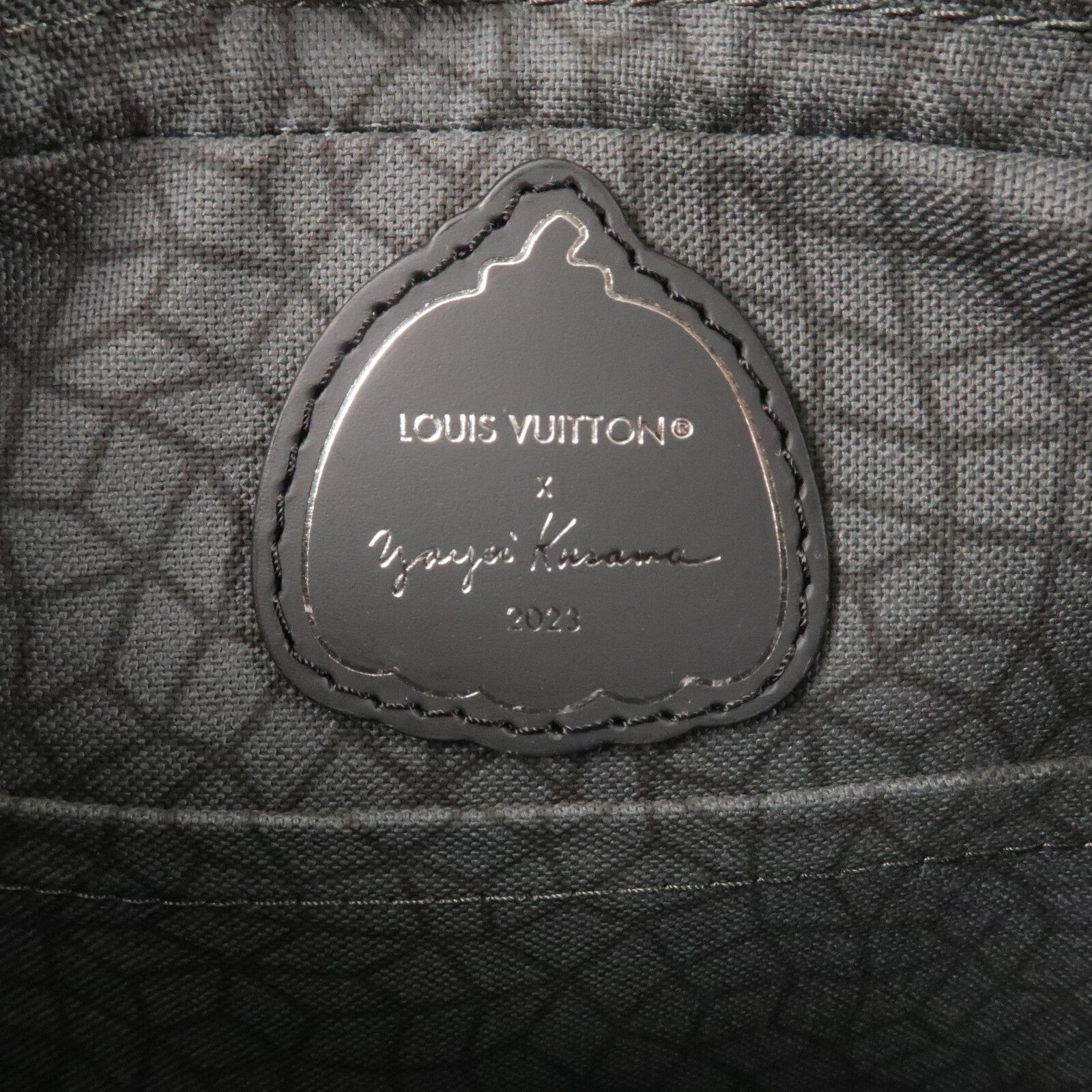 LOUIS VUITTON Monogram Eclipse YK x Trio Messenger銀扣肩背袋
