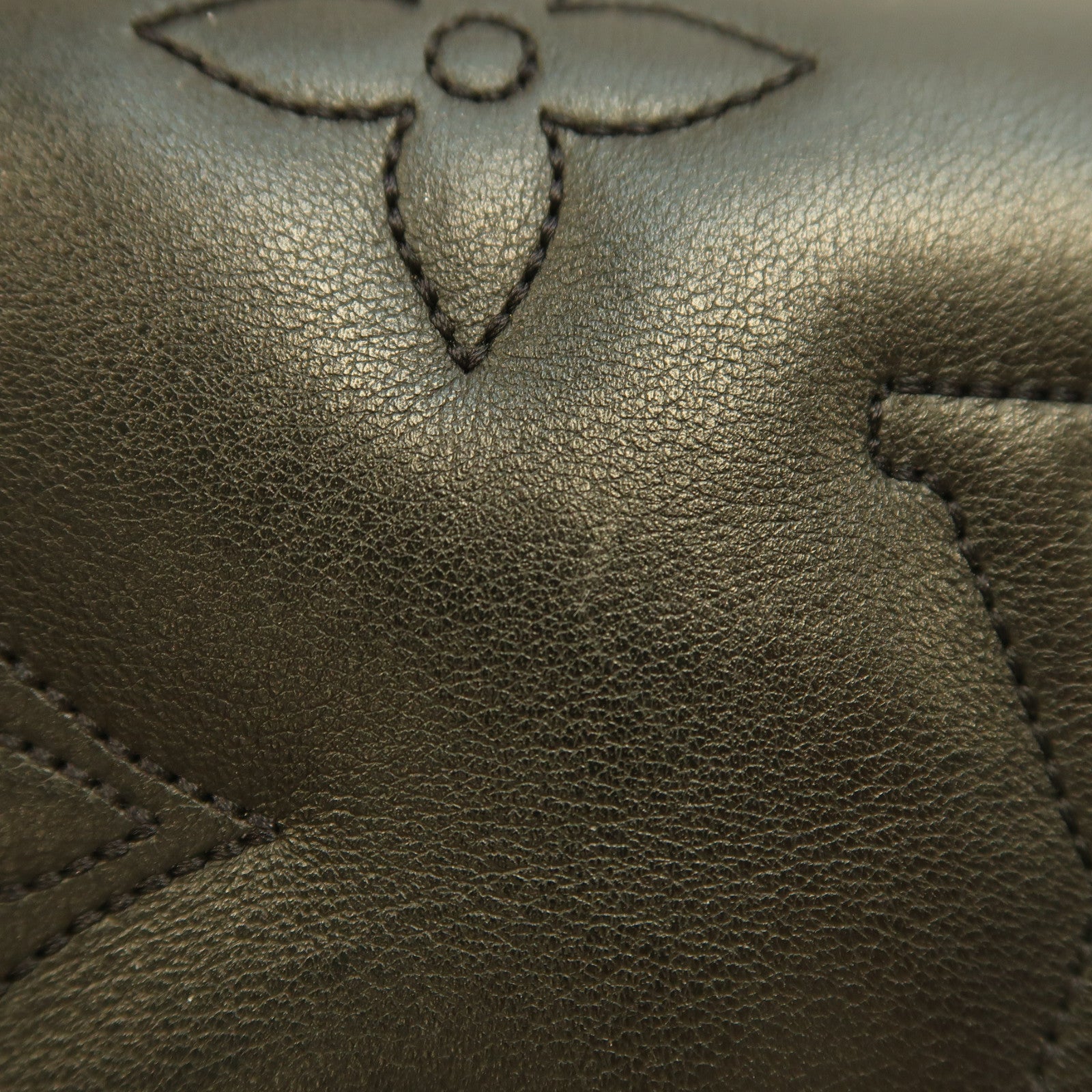 LOUIS VUITTON 【激減優惠】牛皮皮革Bubblegram Wallet On Strap金扣手挽肩背兩用袋黑色