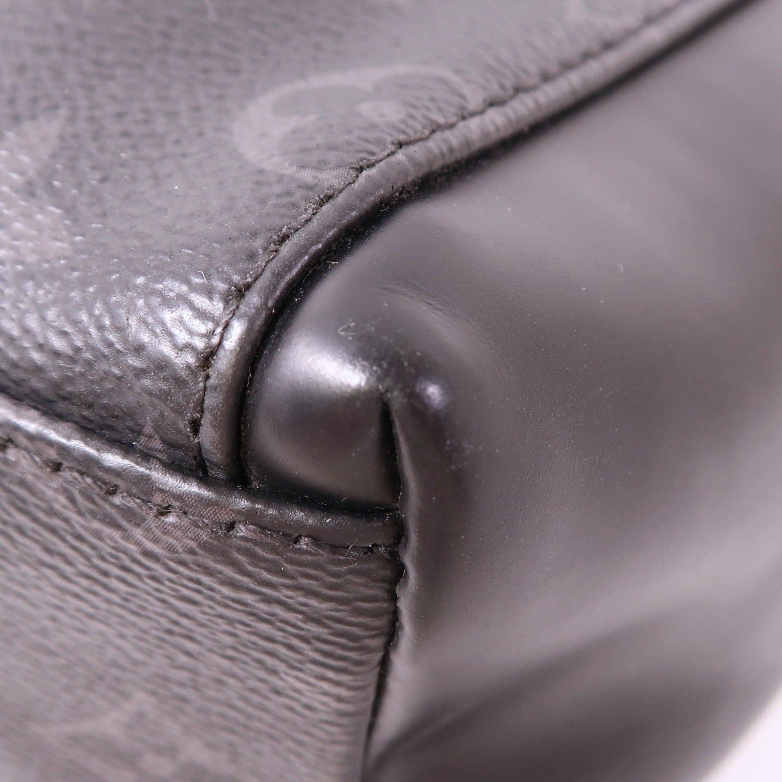 LOUIS VUITTON Monogram Eclipse Messenger PM Voyager銀扣肩背袋