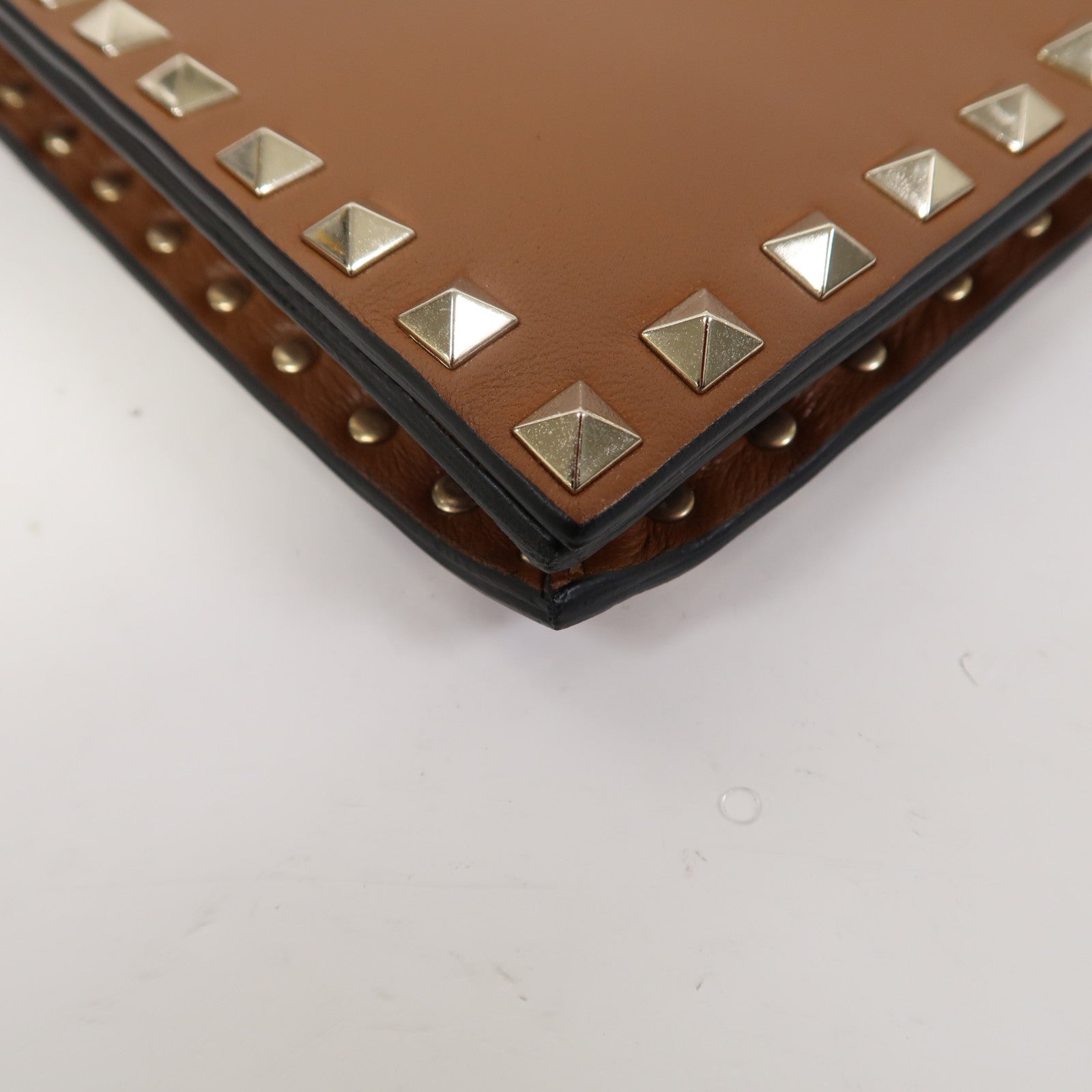 Valentino 牛皮皮革Clutch金扣手拿包啡色