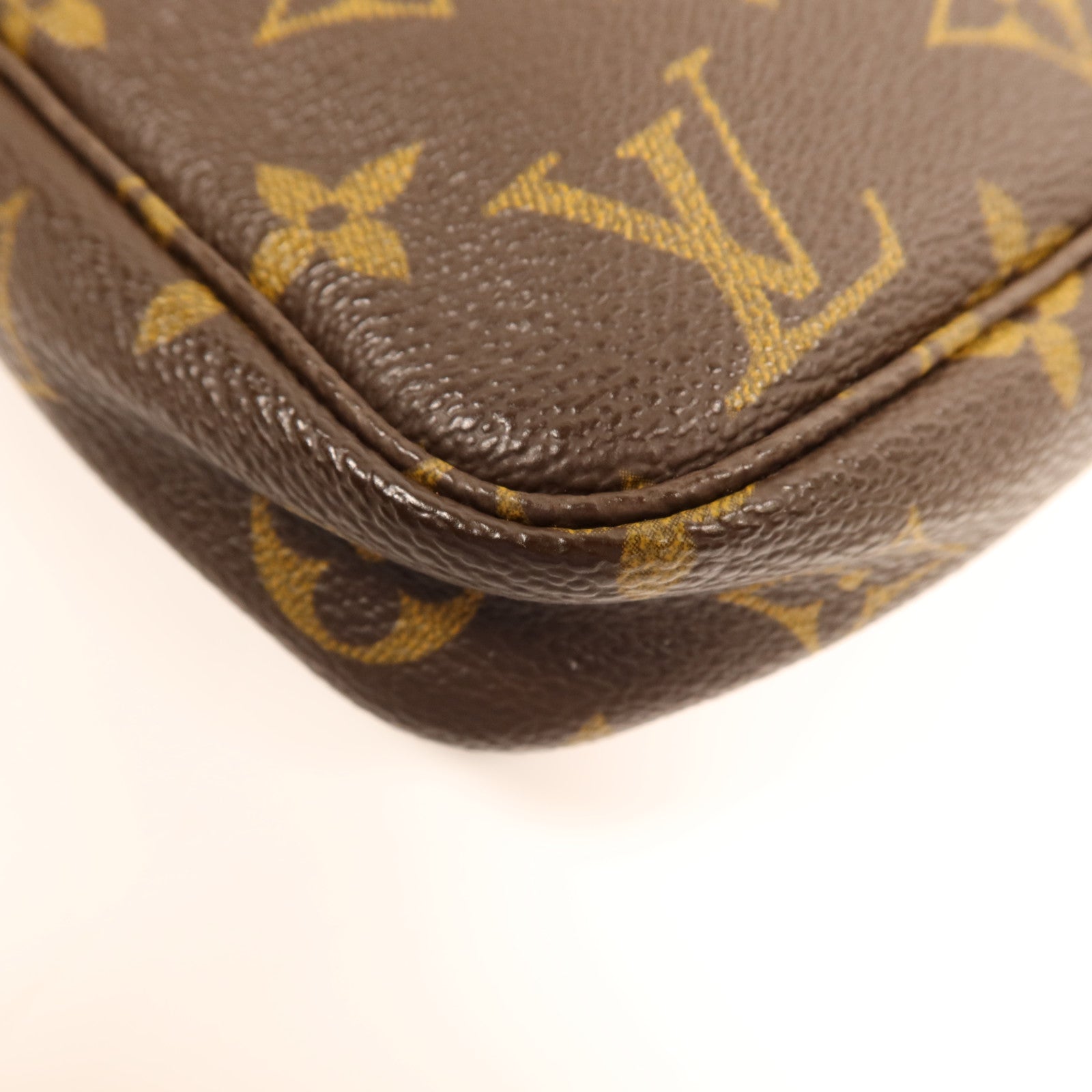 LOUIS VUITTON Monogram Pochette Accessoires金扣手挽袋棕色