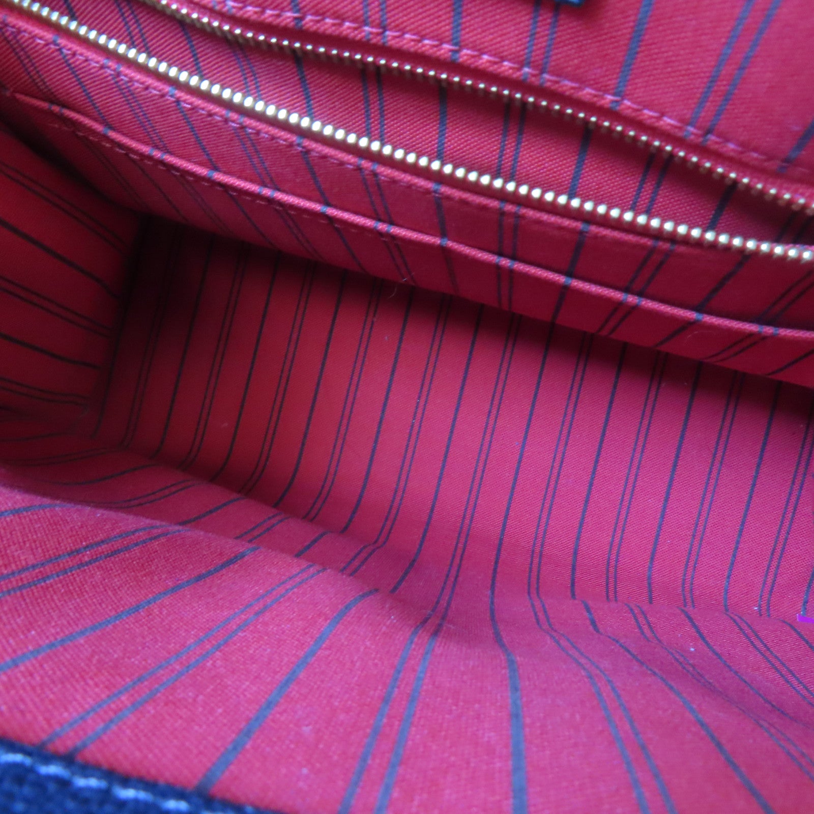 LOUIS VUITTON Monogram Empreinte Pont Neuf MM金扣手挽肩背兩用袋深藍色