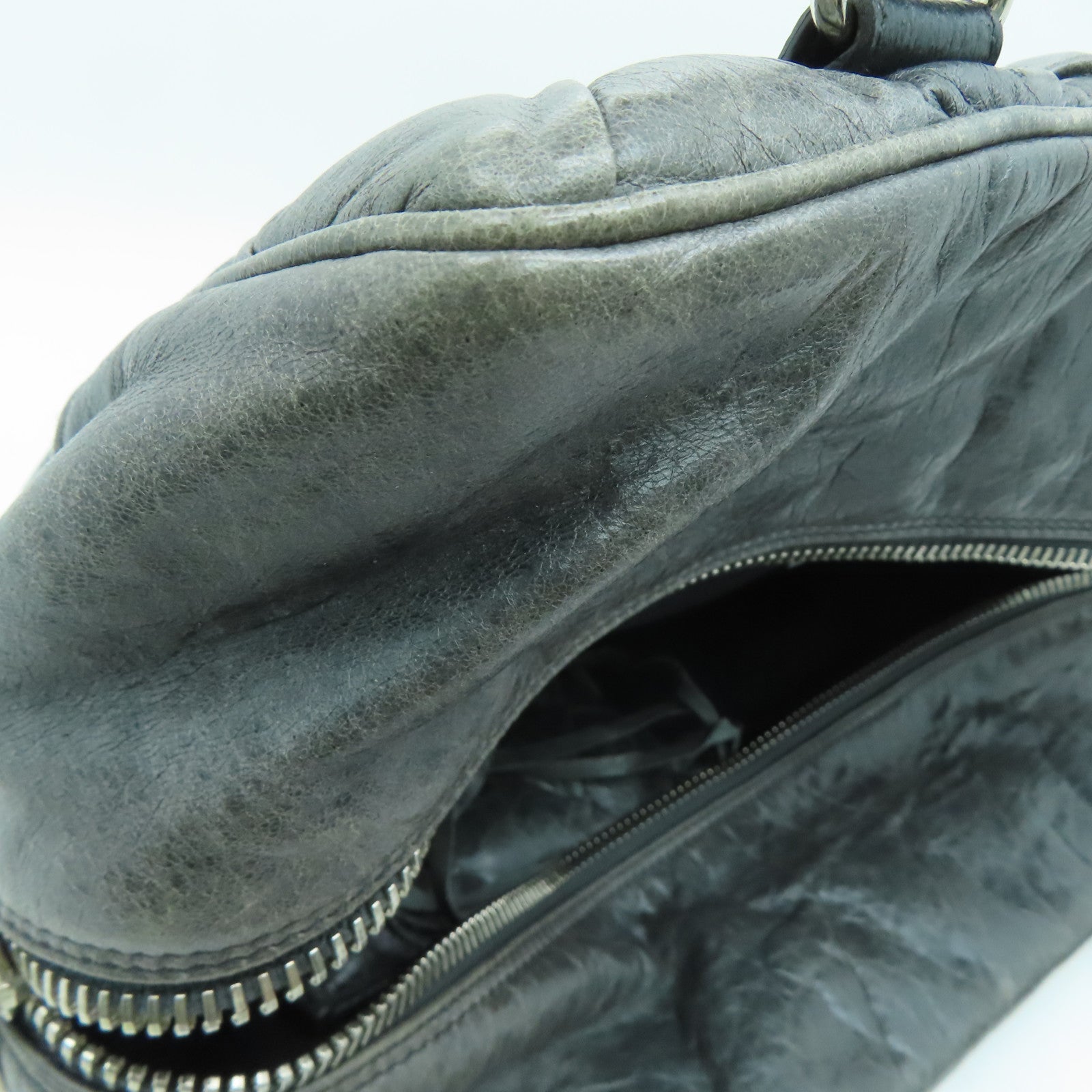 BALENCIAGA 【激减优惠】羊皮皮革The Matelasse银扣手挽袋灰色