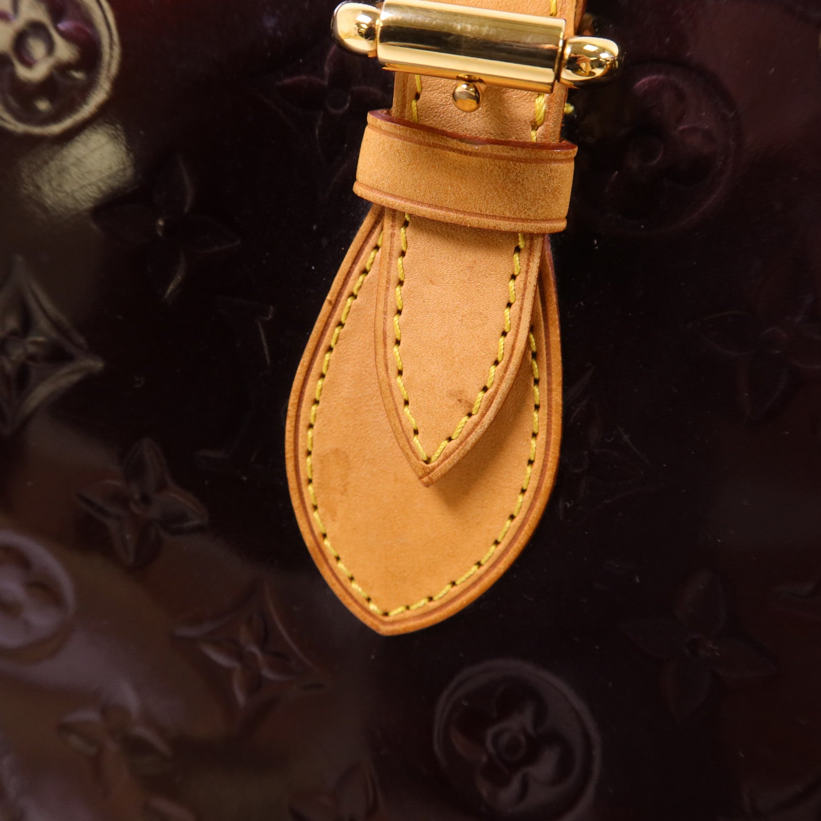 LOUIS VUITTON Vernis Rosewood Avenue金扣肩背袋