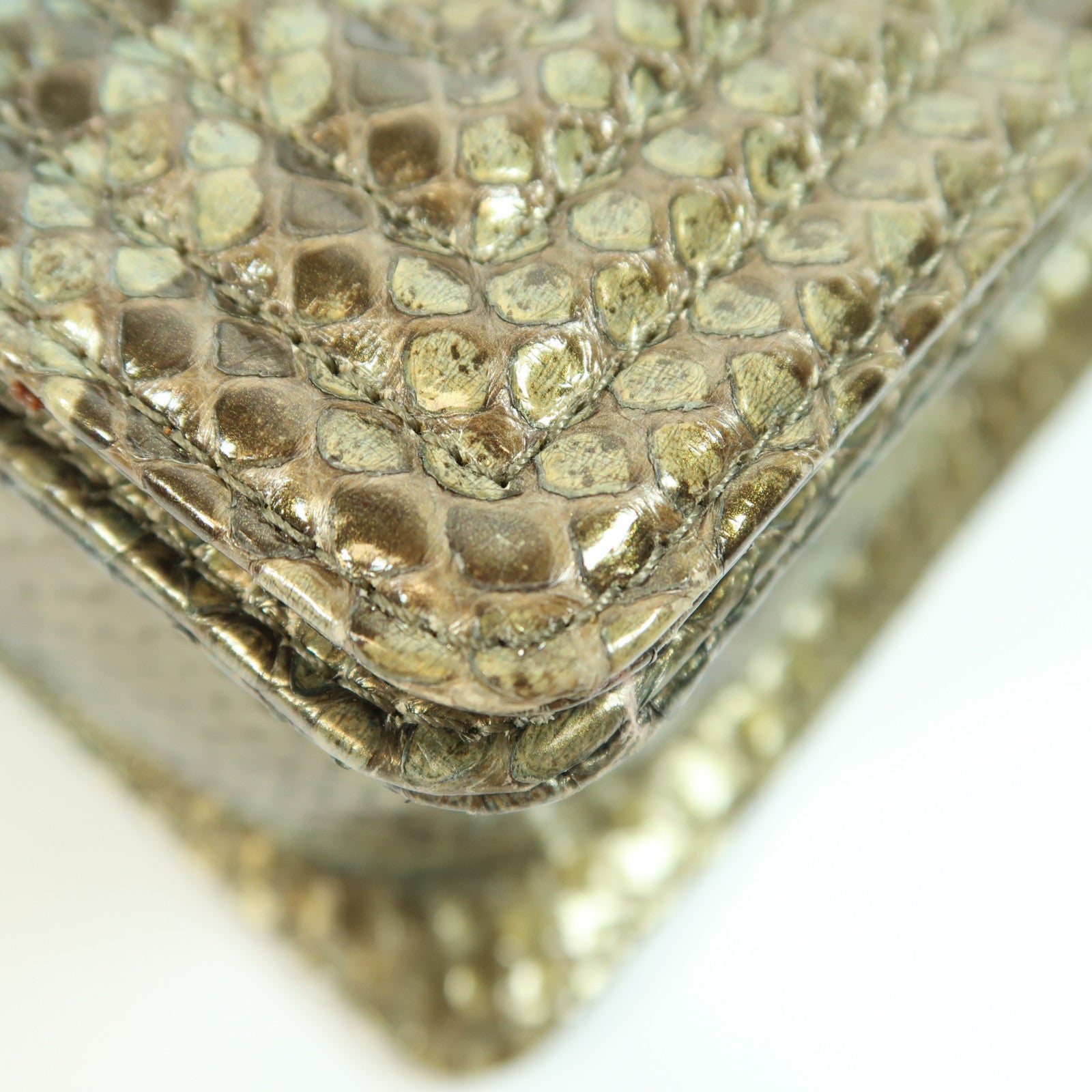 CHANEL 蛇皮皮革Boy 25金扣肩背袋