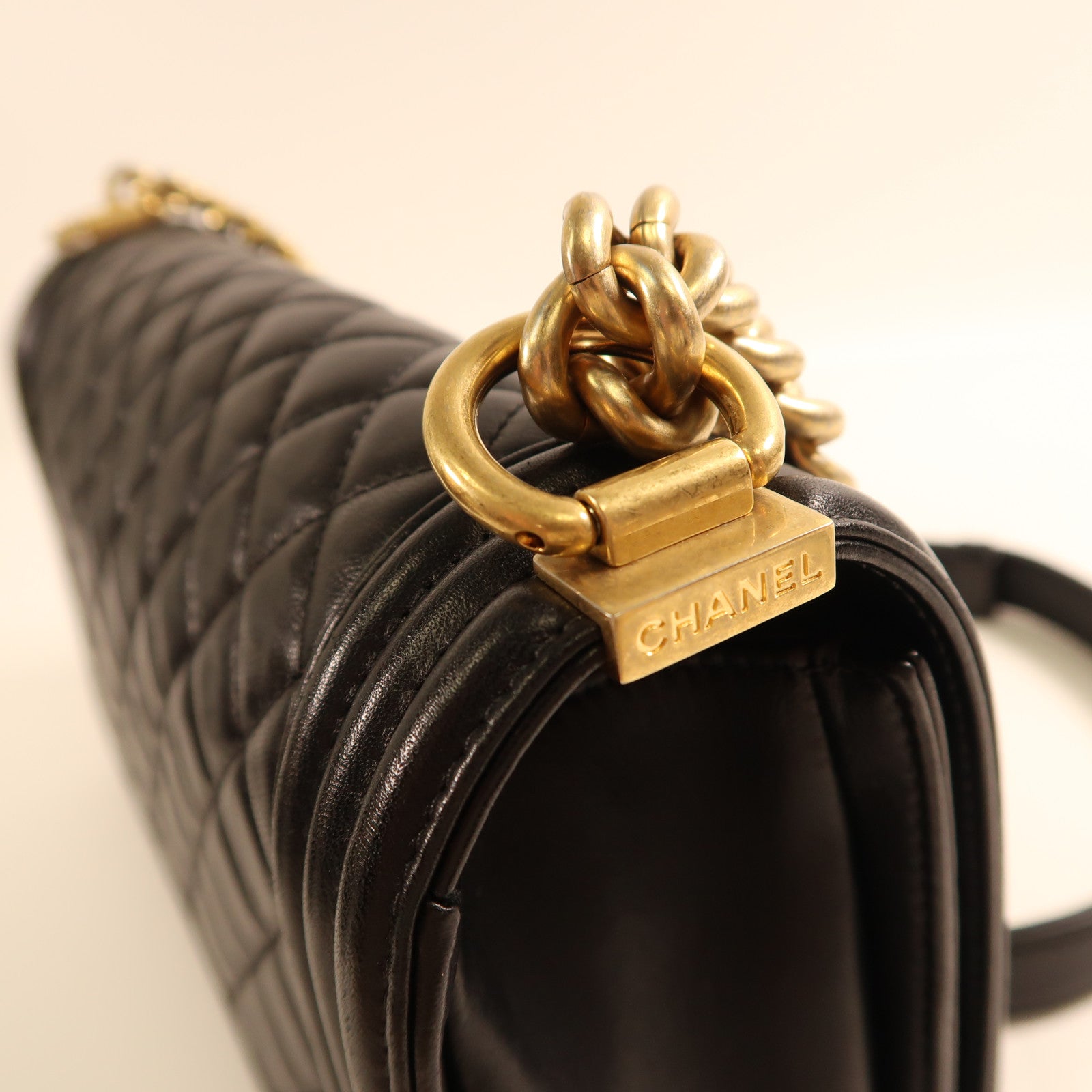 CHANEL 【激減優惠】羊皮皮革Boy 25金扣鏈帶肩背袋