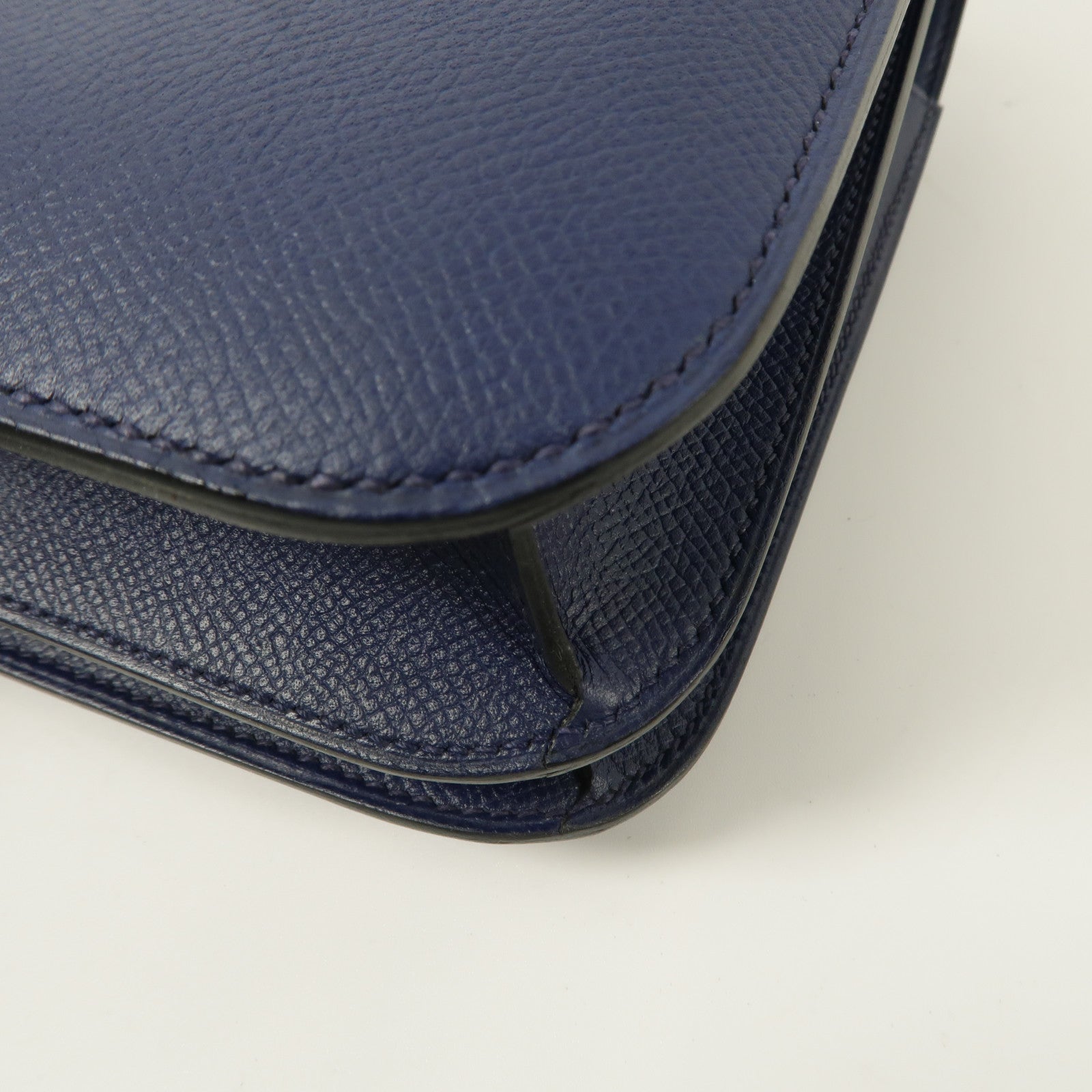 HERMES Epsom皮革Constance 24肩背袋Bleu Saphir
