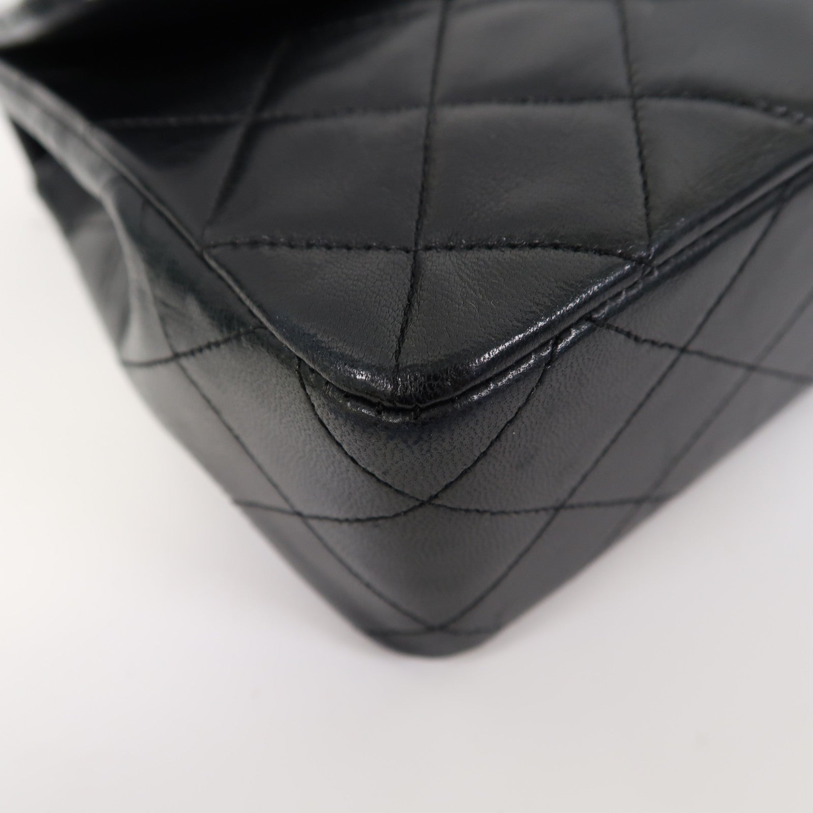 CHANEL 菱格羊皮皮革Classic金扣鏈帶肩背袋黑色