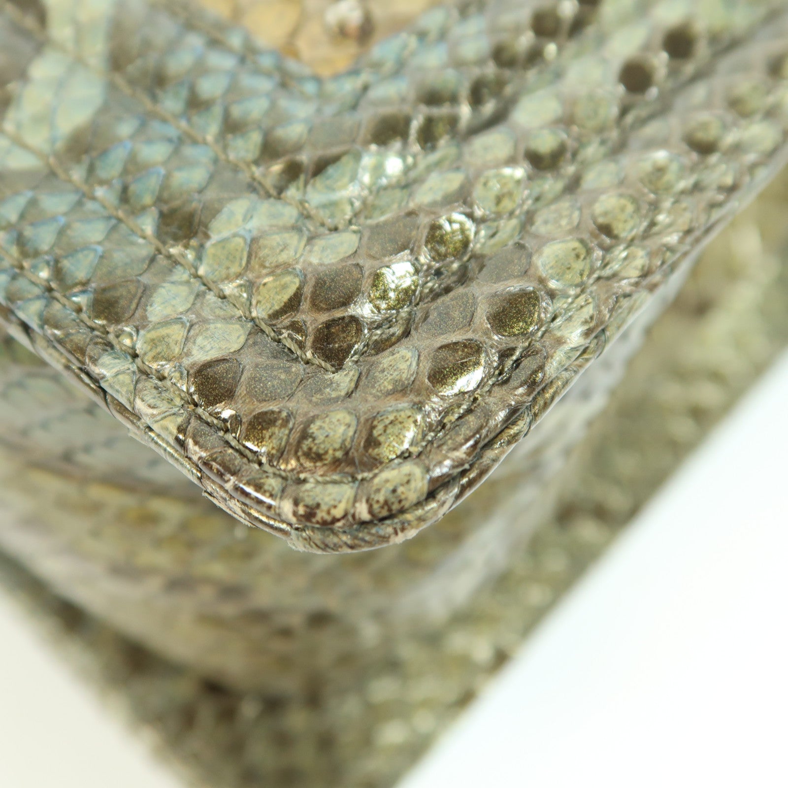 CHANEL 蛇皮皮革Boy 25金扣肩背袋