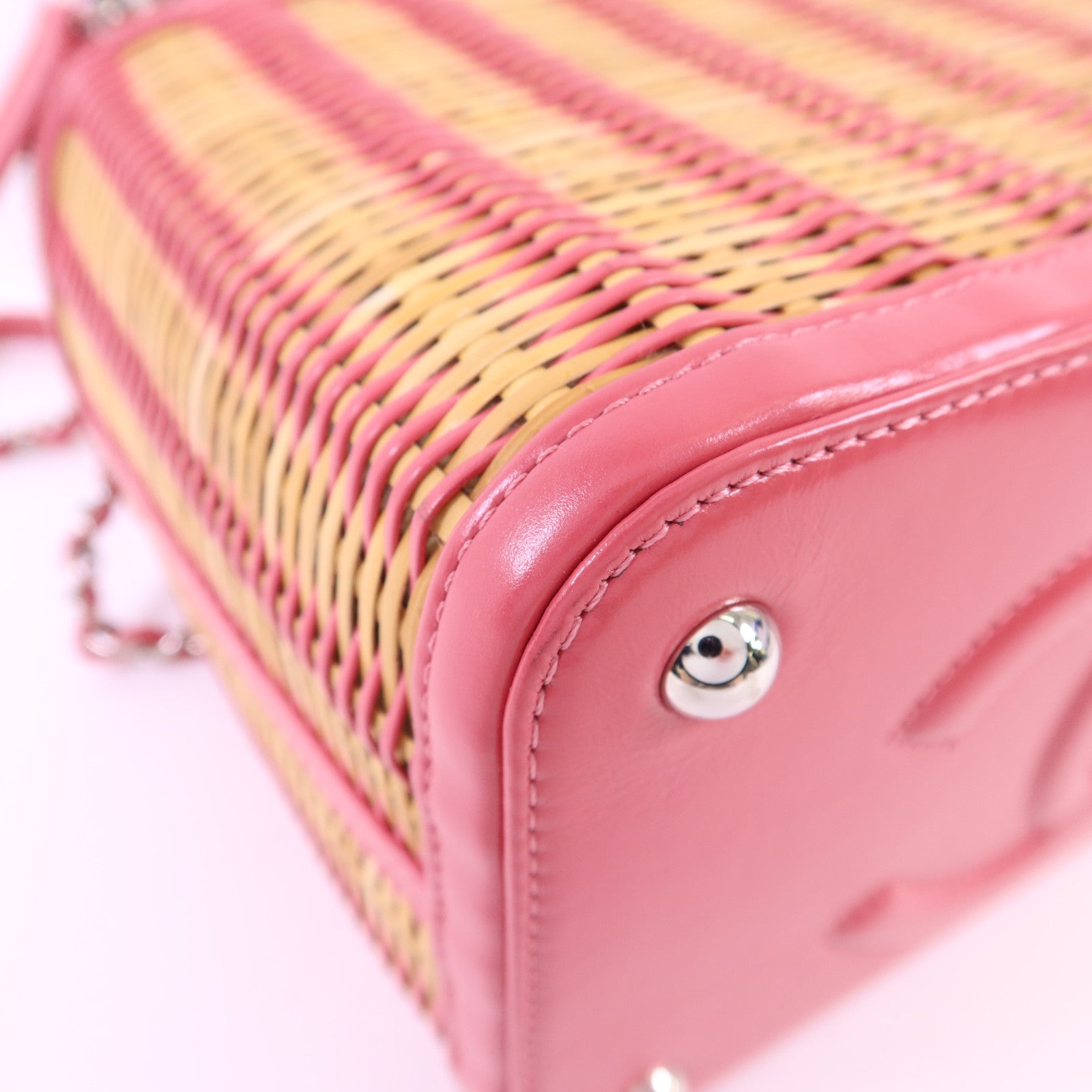 CHANEL 牛皮皮革Wicker Vanity銀扣鏈帶手挽肩背兩用袋