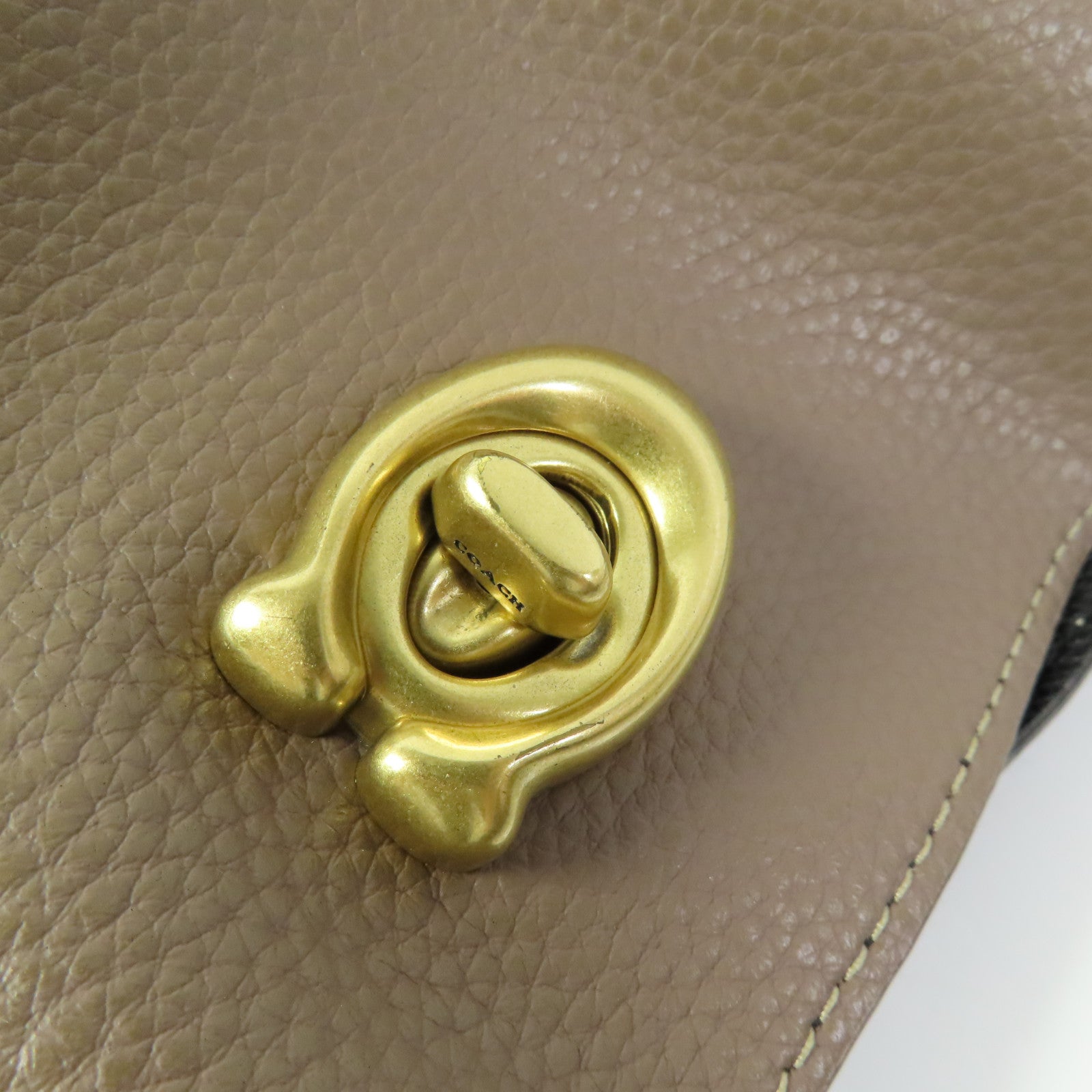 COACH 牛皮皮革Shoulder Bag金扣肩背袋