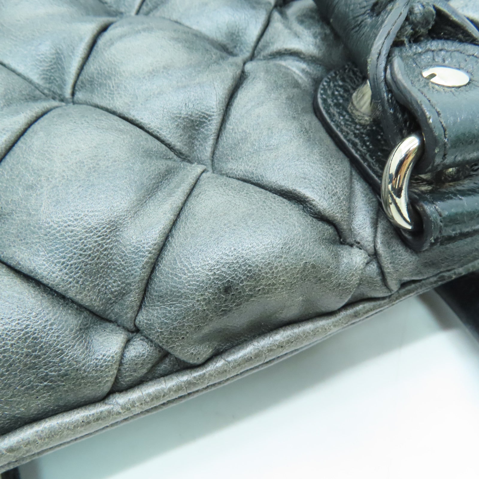 BALENCIAGA 【激减优惠】羊皮皮革The Matelasse银扣手挽袋灰色