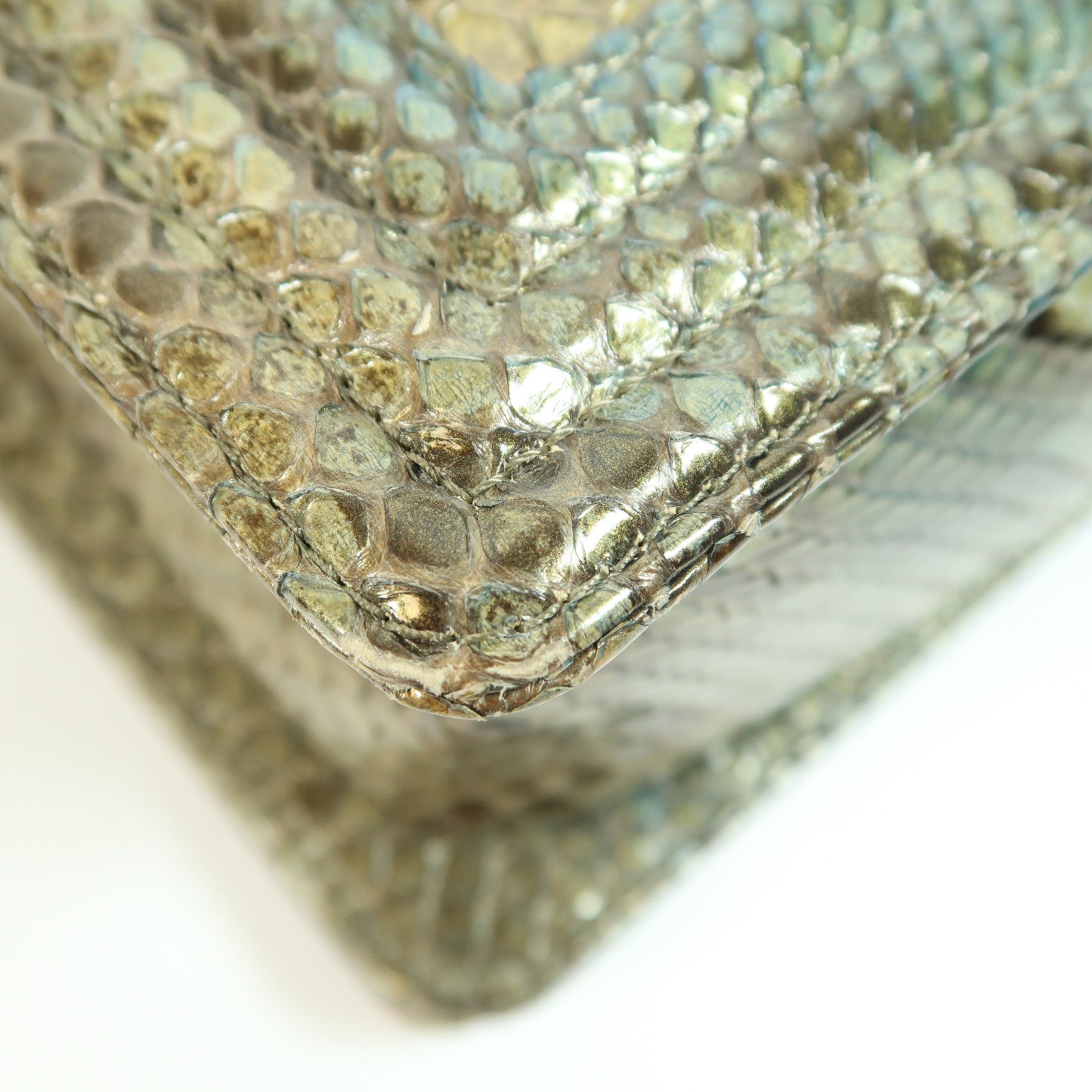 CHANEL 蛇皮皮革Boy 25金扣肩背袋