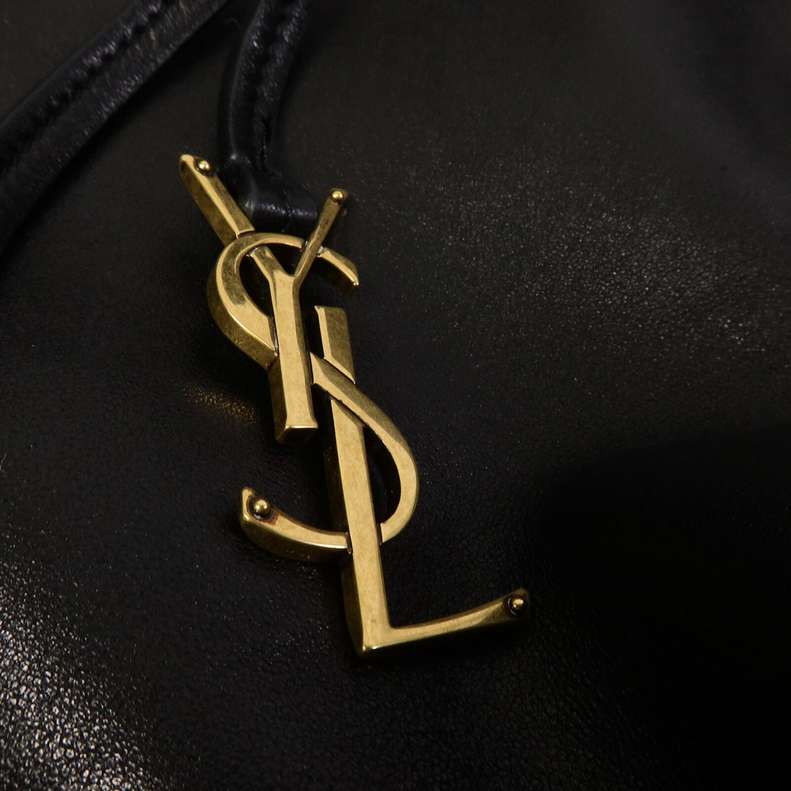 YVES SAINT LAURENT 羊皮皮革Paris VII Pochon手挽袋