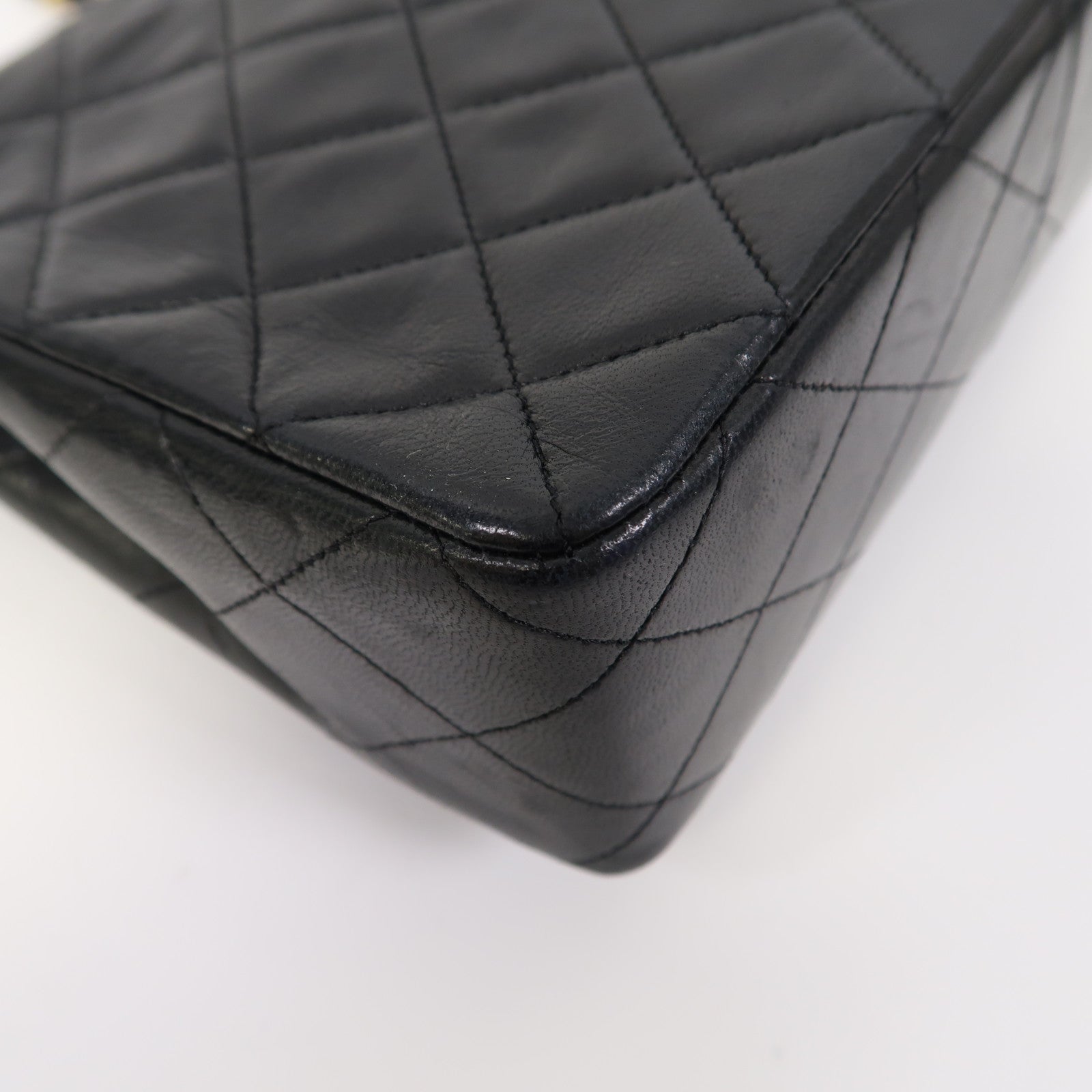 CHANEL 菱格羊皮皮革Classic金扣鏈帶肩背袋黑色