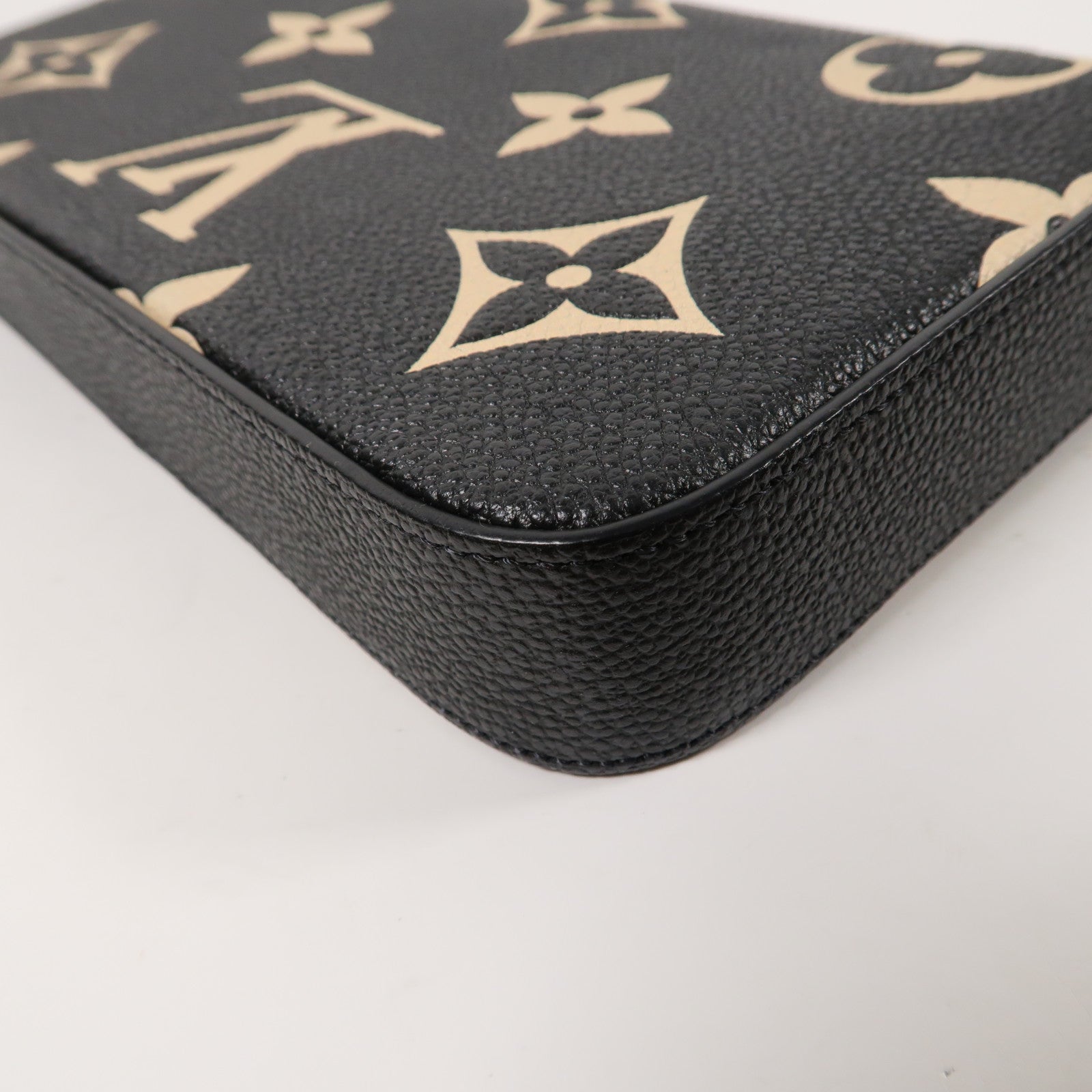 LOUIS VUITTON Monogram Empreinte Felicie Pochette金扣鏈帶肩背袋黑色/米色