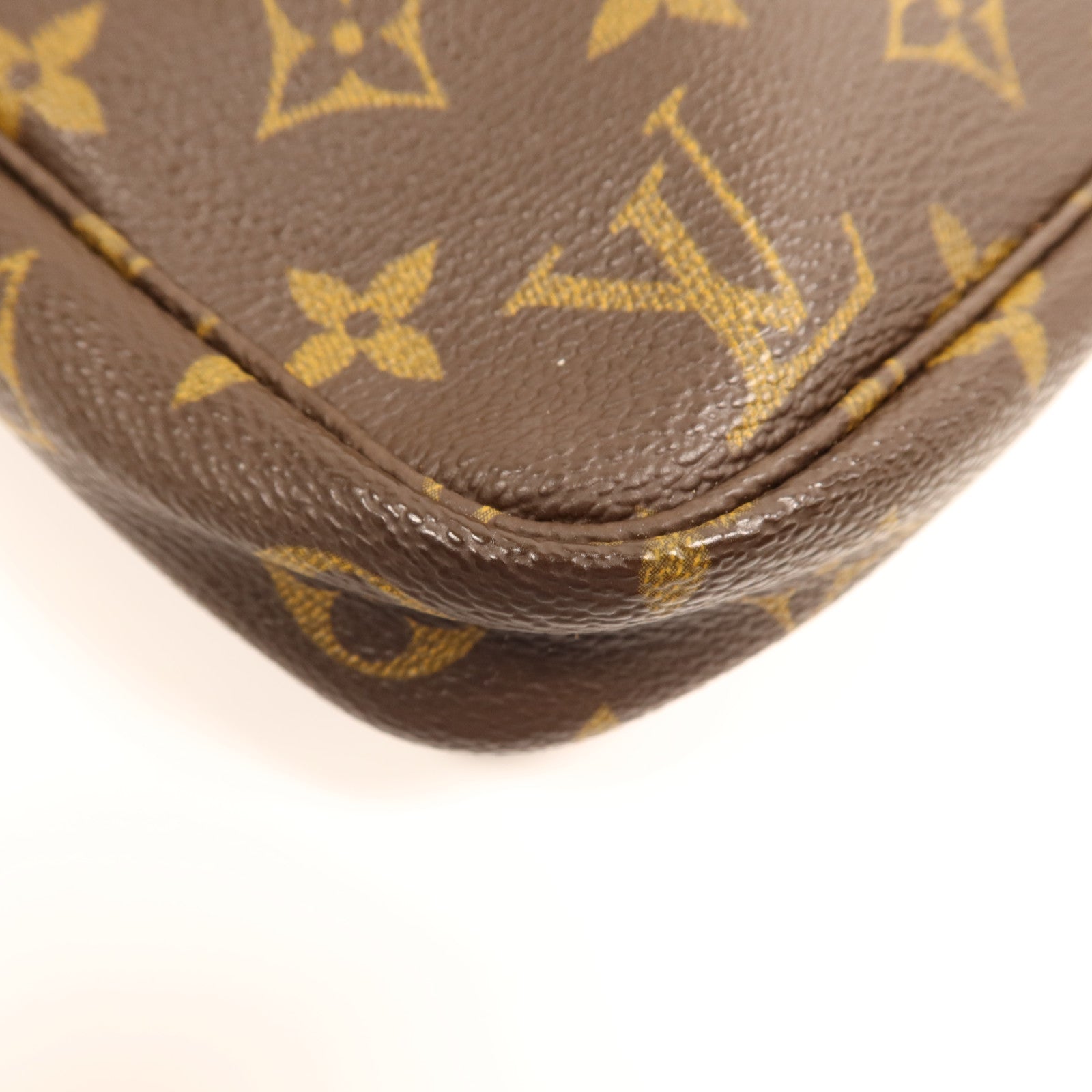 LOUIS VUITTON Monogram Pochette Accessoires金扣手挽袋棕色