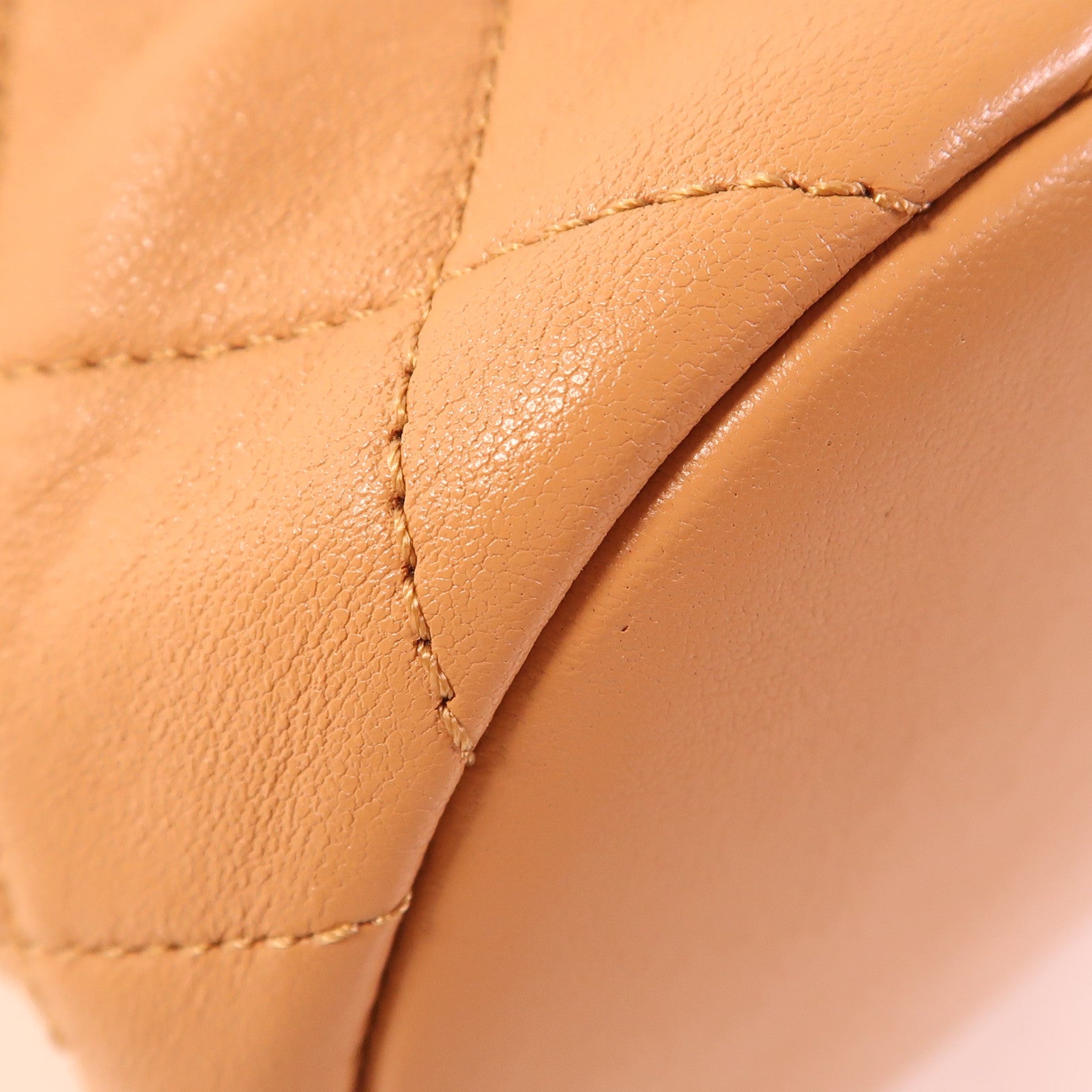 CHANEL 牛皮皮革Bucket Bag金扣鏈帶肩背袋