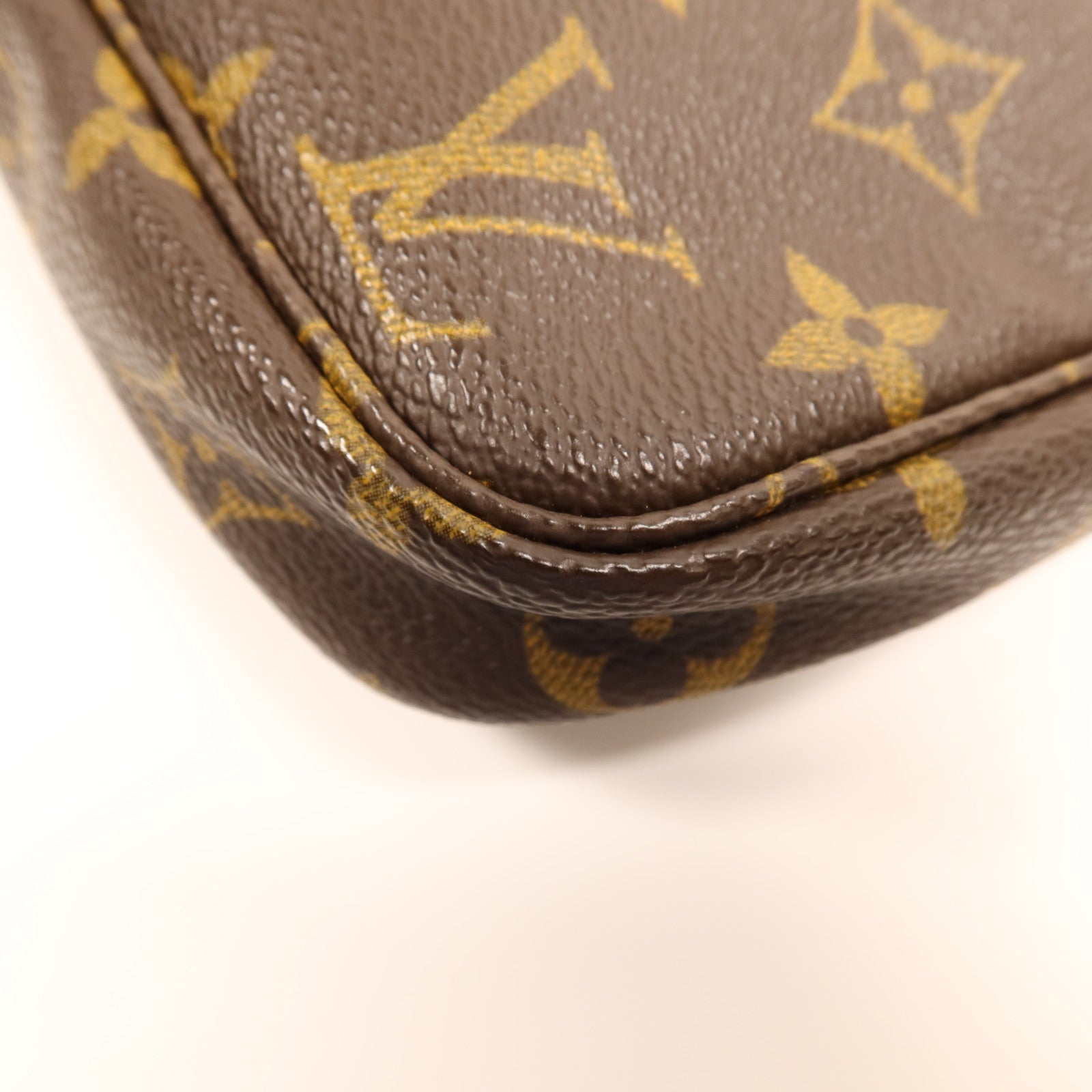 LOUIS VUITTON Monogram Pochette Accessoires金扣手挽袋棕色