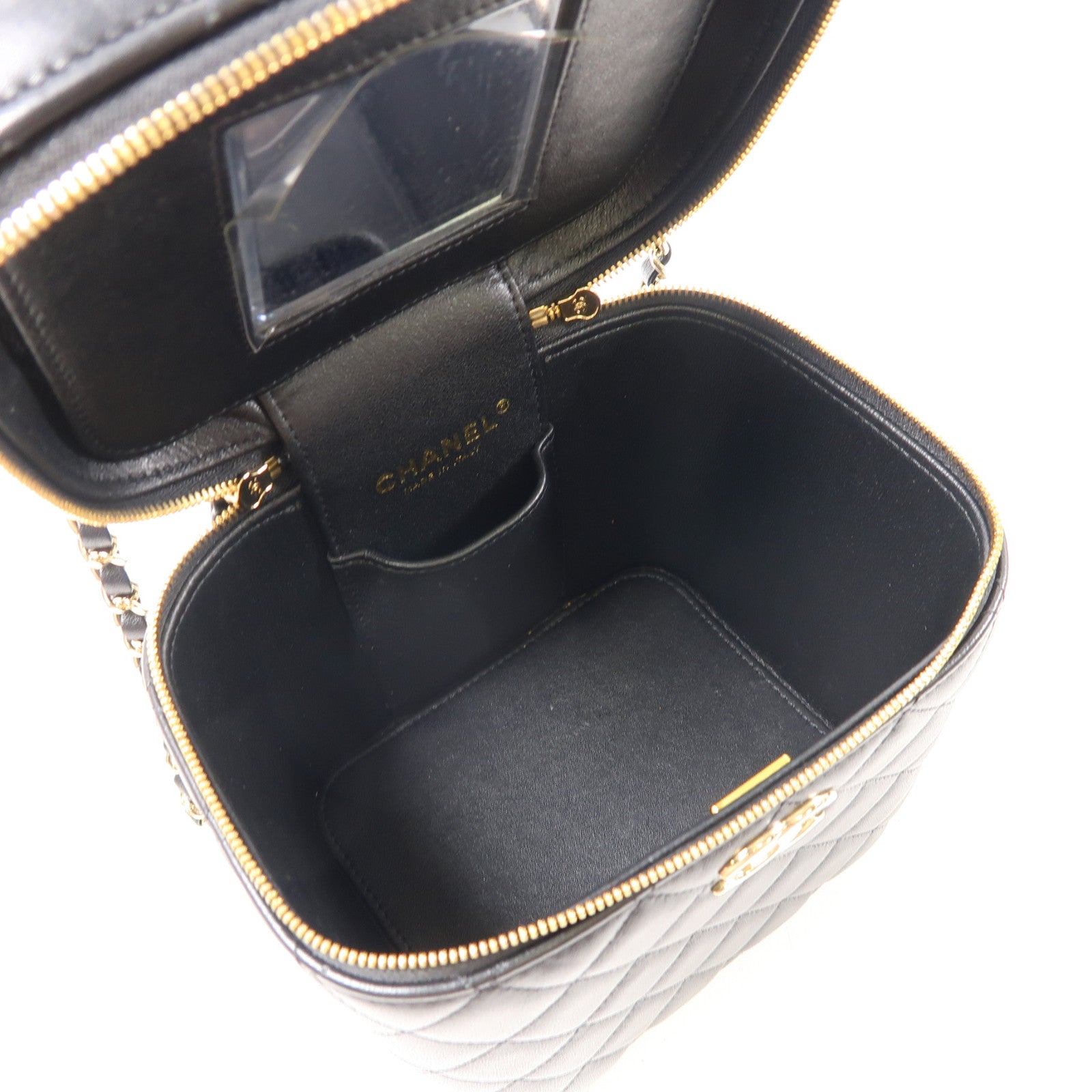 CHANEL (PRICE DOWN) Quilted CC GHW Vanity Chain Shoulder 2 Way Bag Lambskin Leather Black