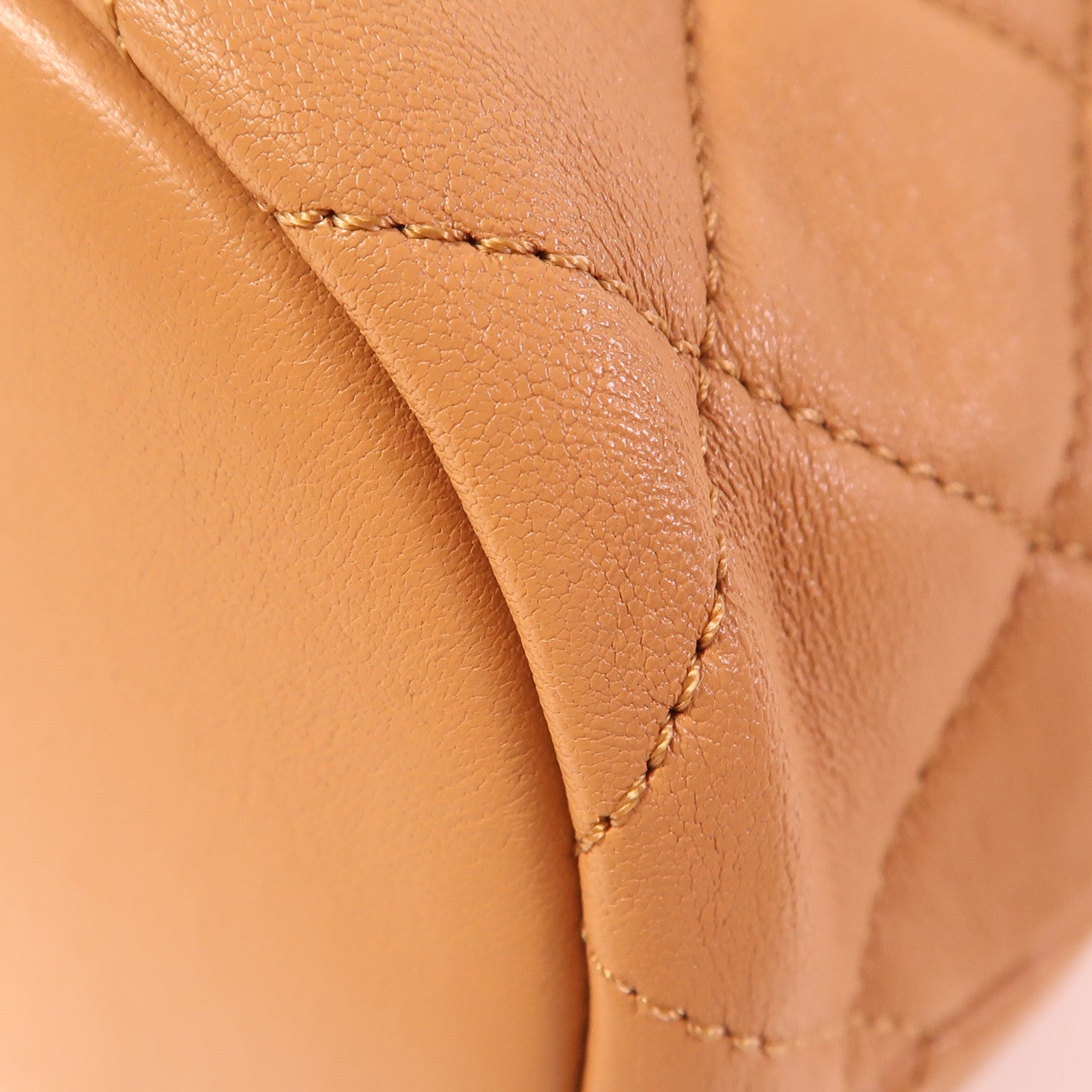 CHANEL 牛皮皮革Bucket Bag金扣鏈帶肩背袋