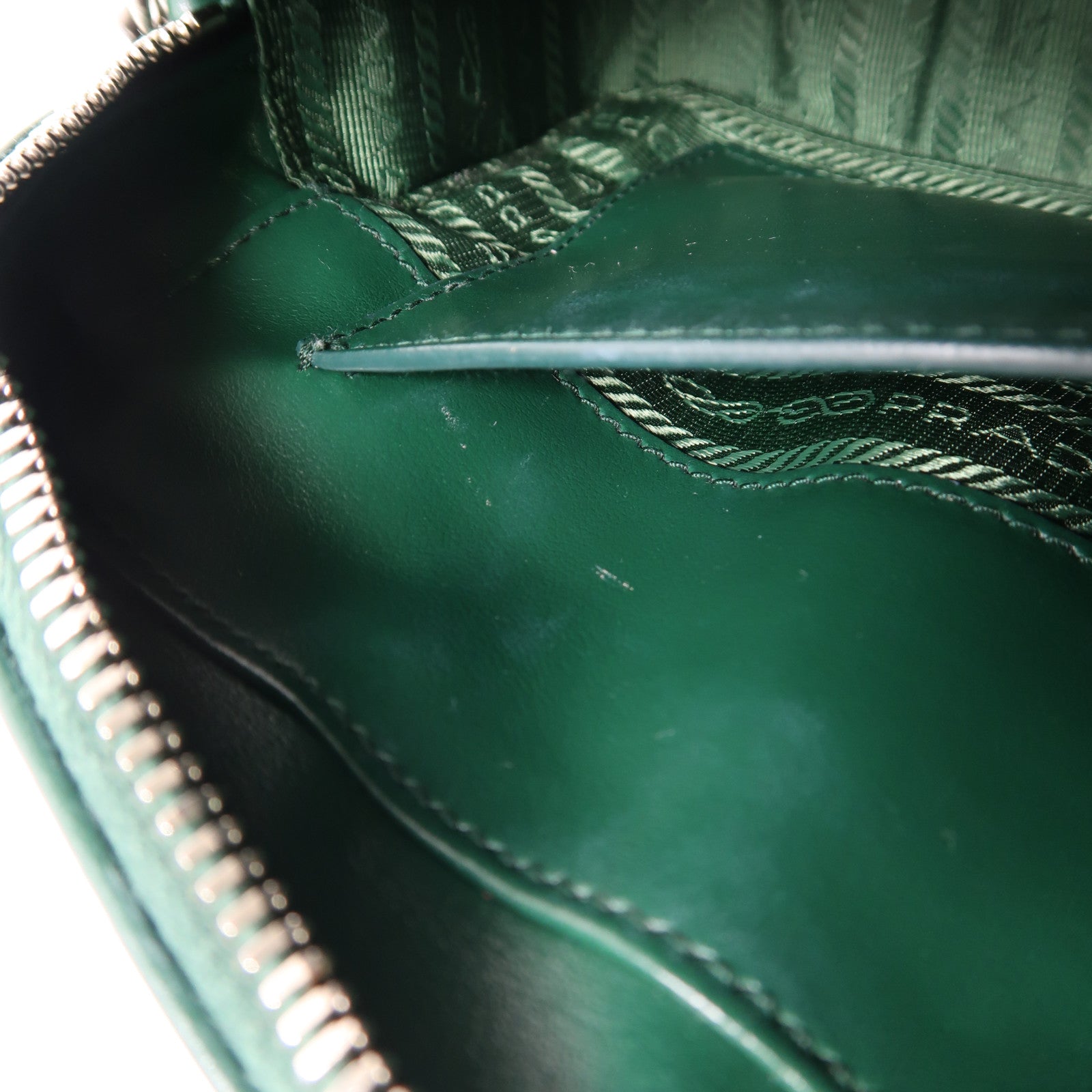 PRADA 牛皮皮革Shoulder Bag銀扣肩背袋