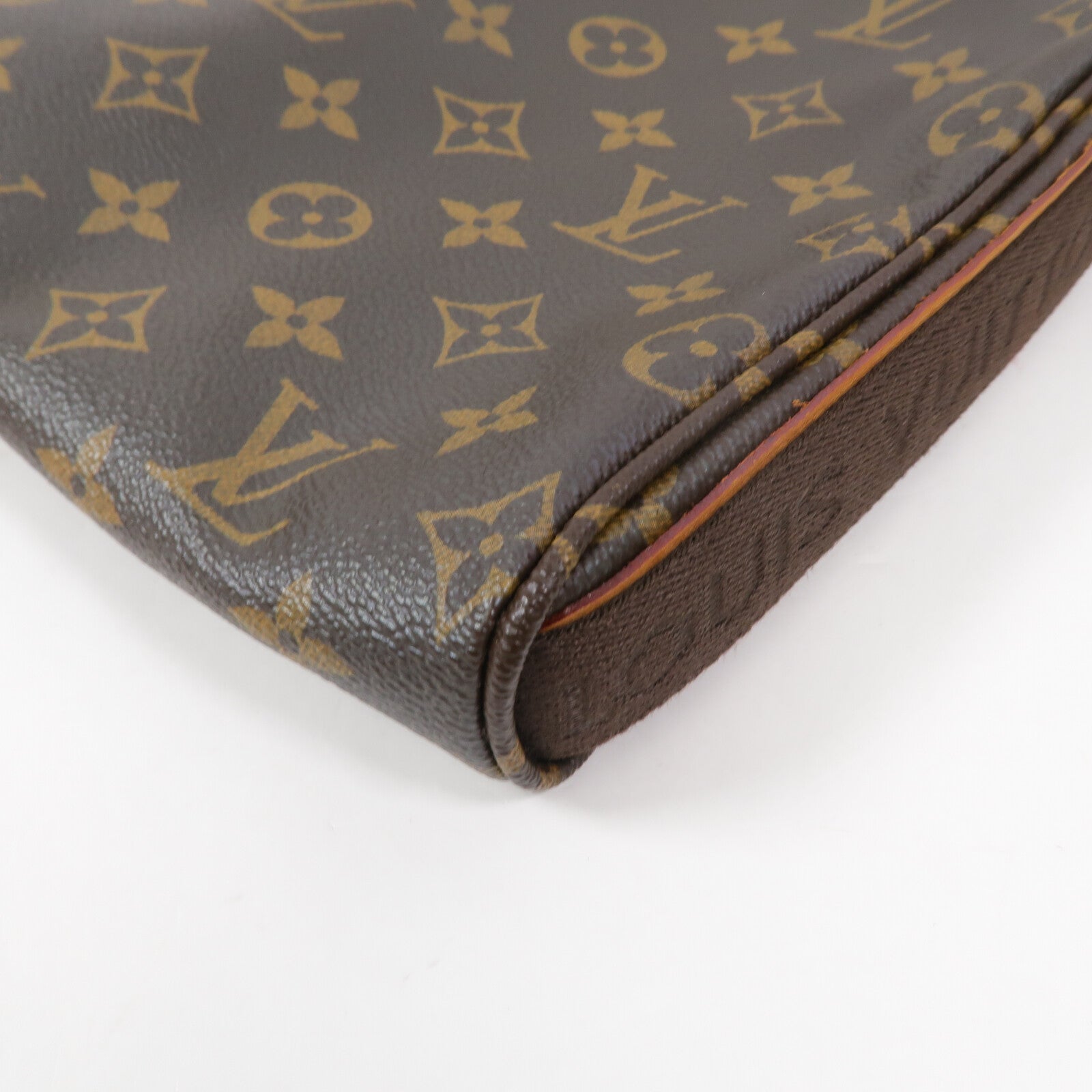 LOUIS VUITTON Monogram Trotteur Beaubourg肩背袋