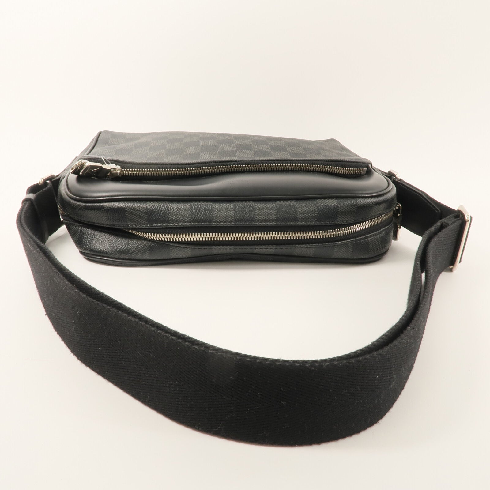 LOUIS VUITTON Damier Graphite Dayton Reporter Bag肩背袋
