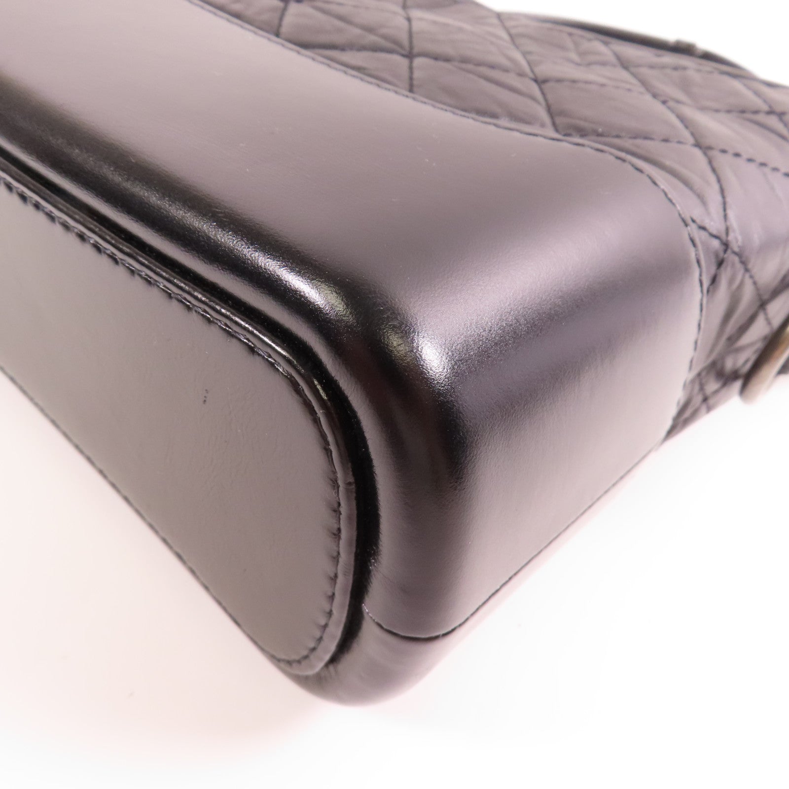 CHANEL 牛皮皮革Gabrielle Medium鏈帶肩背袋