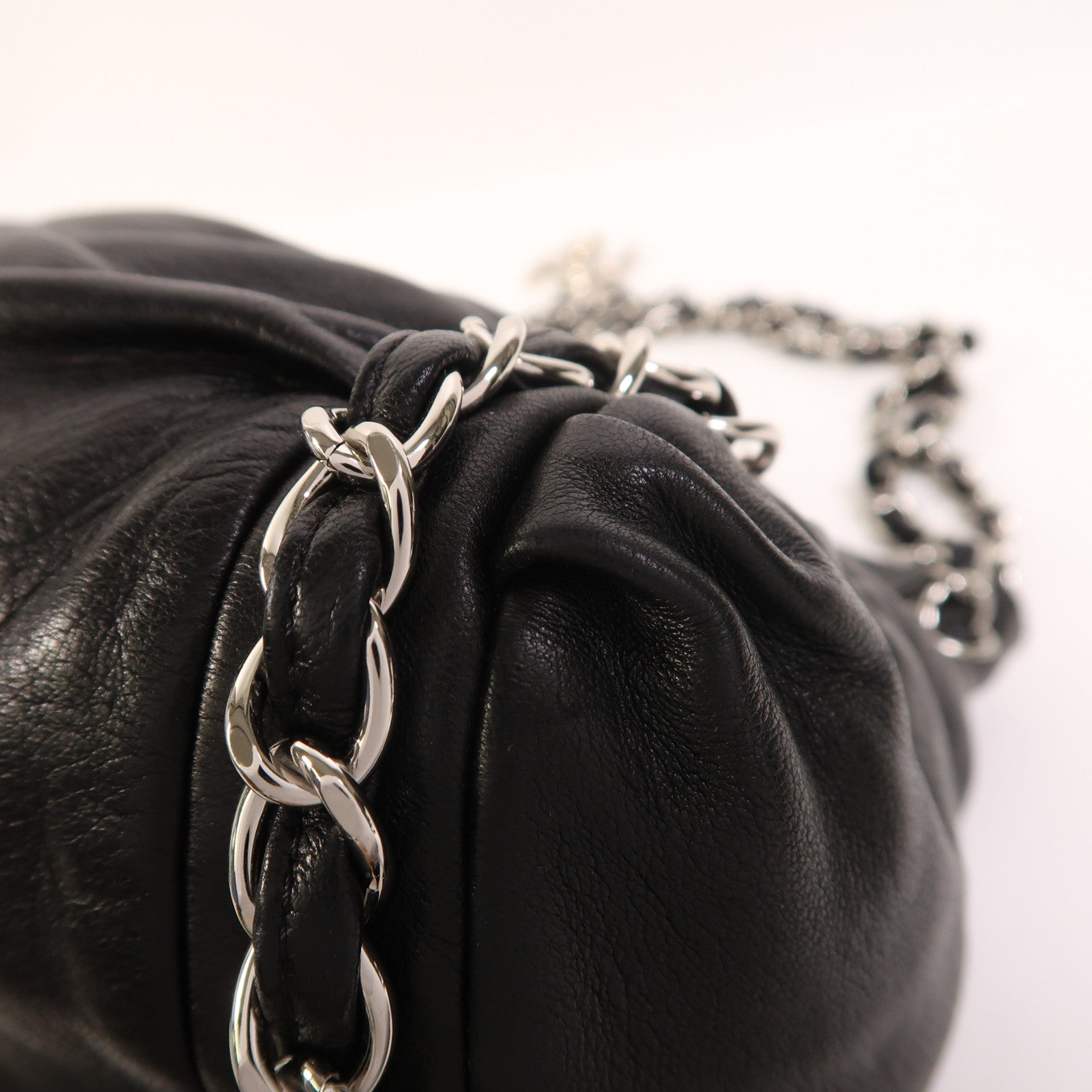CHANEL 羊皮皮革Chain Shoulder銀扣鏈帶肩背袋