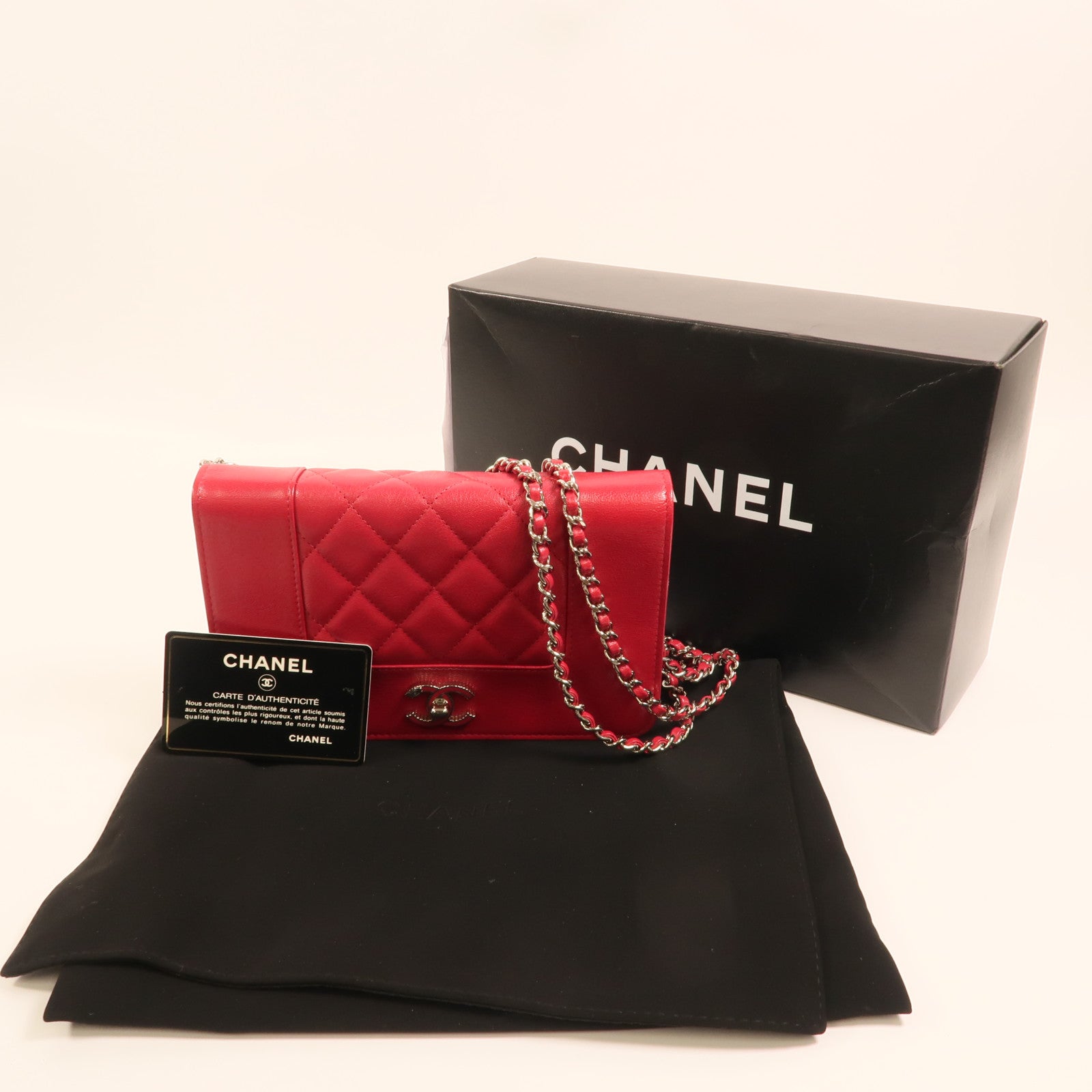 CHANEL 牛皮皮革WOC Wallet On Chain銀扣鏈帶肩背袋