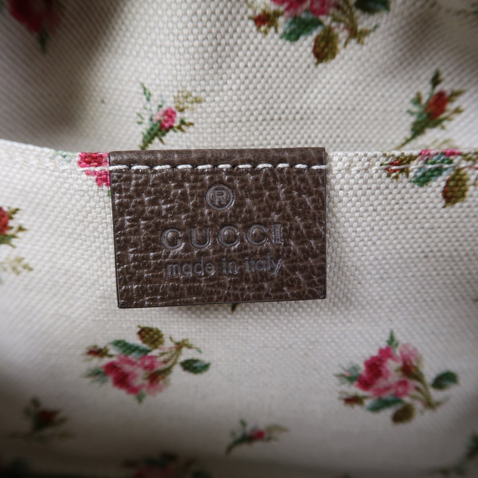 GUCCI 塗層帆布Neo Vintage GG Supreme金扣肩背袋米色/烏木色