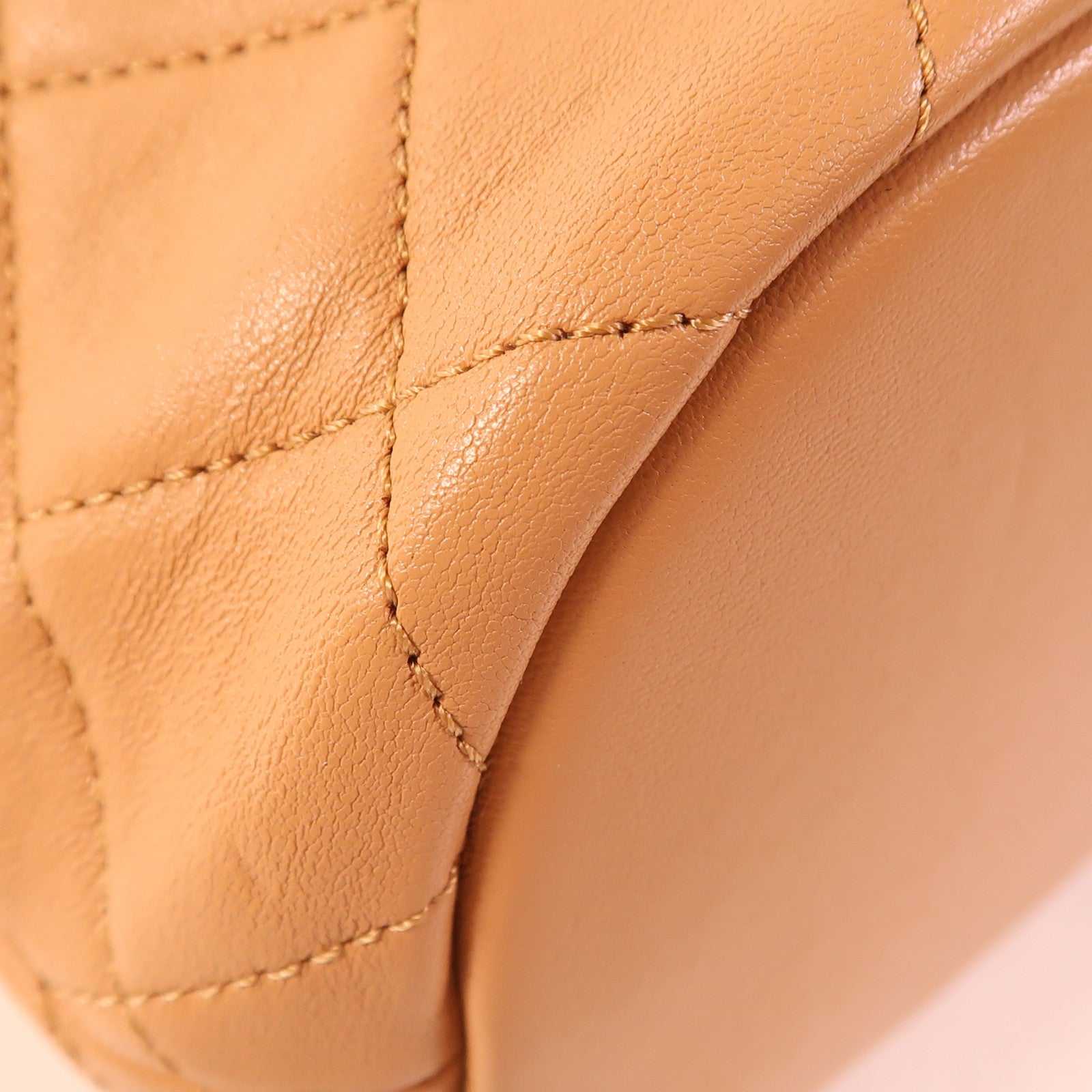 CHANEL 牛皮皮革Bucket Bag金扣鏈帶肩背袋