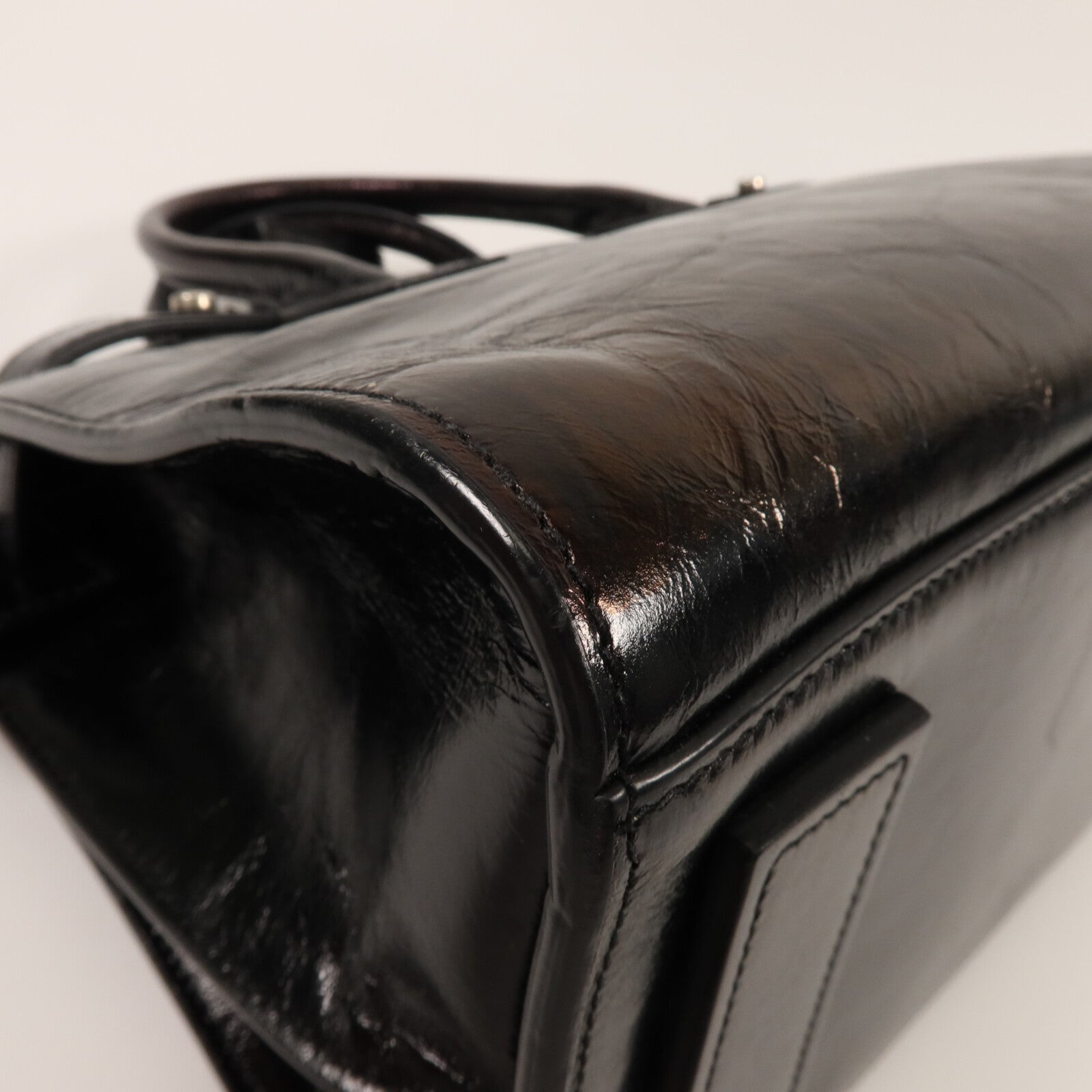 YVES SAINT LAURENT 牛皮皮革Sac De Jour Souple手挽袋