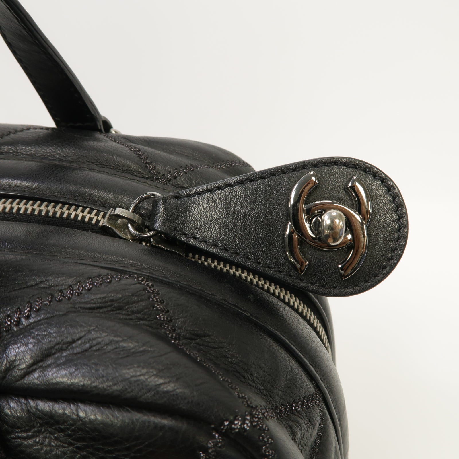 CHANEL 【激減優惠】牛皮皮革Totebag銀扣手挽袋黑色