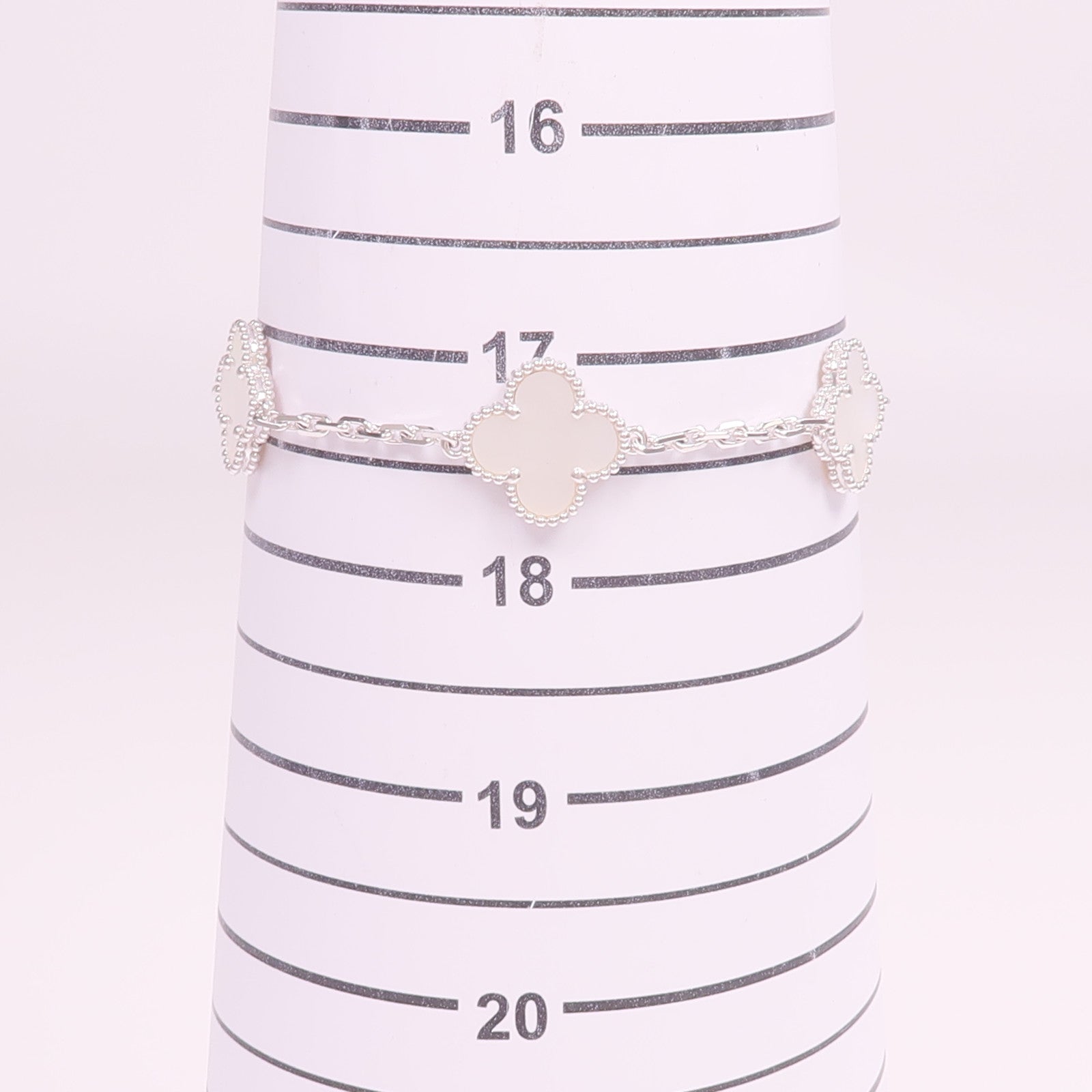 Van Cleef & Arpels 18K白金Vintage Alhambra Bracelet 5 Motifs珍珠母貝手鏈
