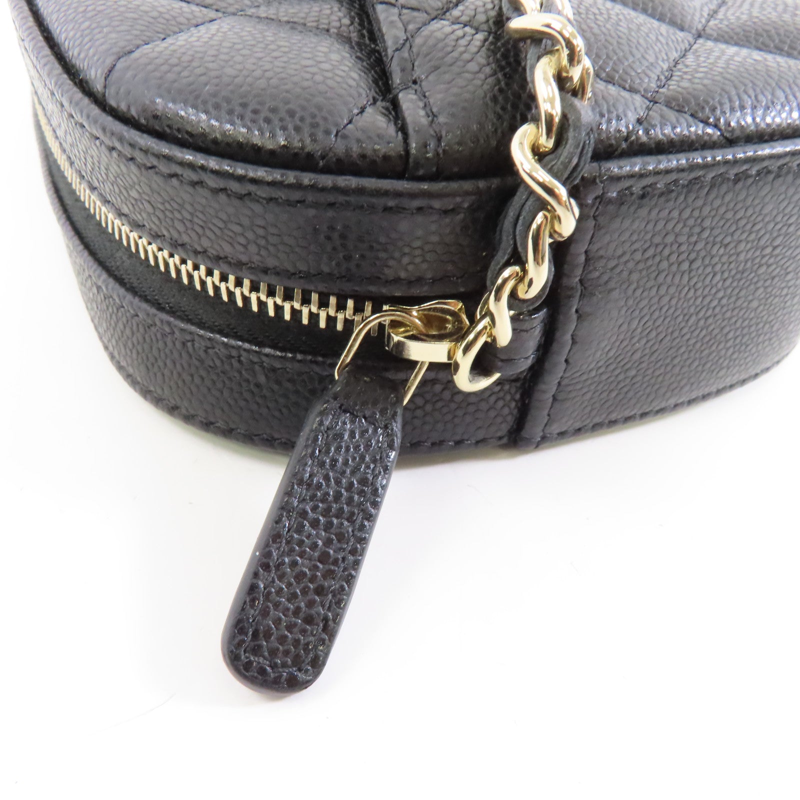 CHANEL 菱格牛皮皮革Chain Shoulder金扣鏈帶肩背袋黑色