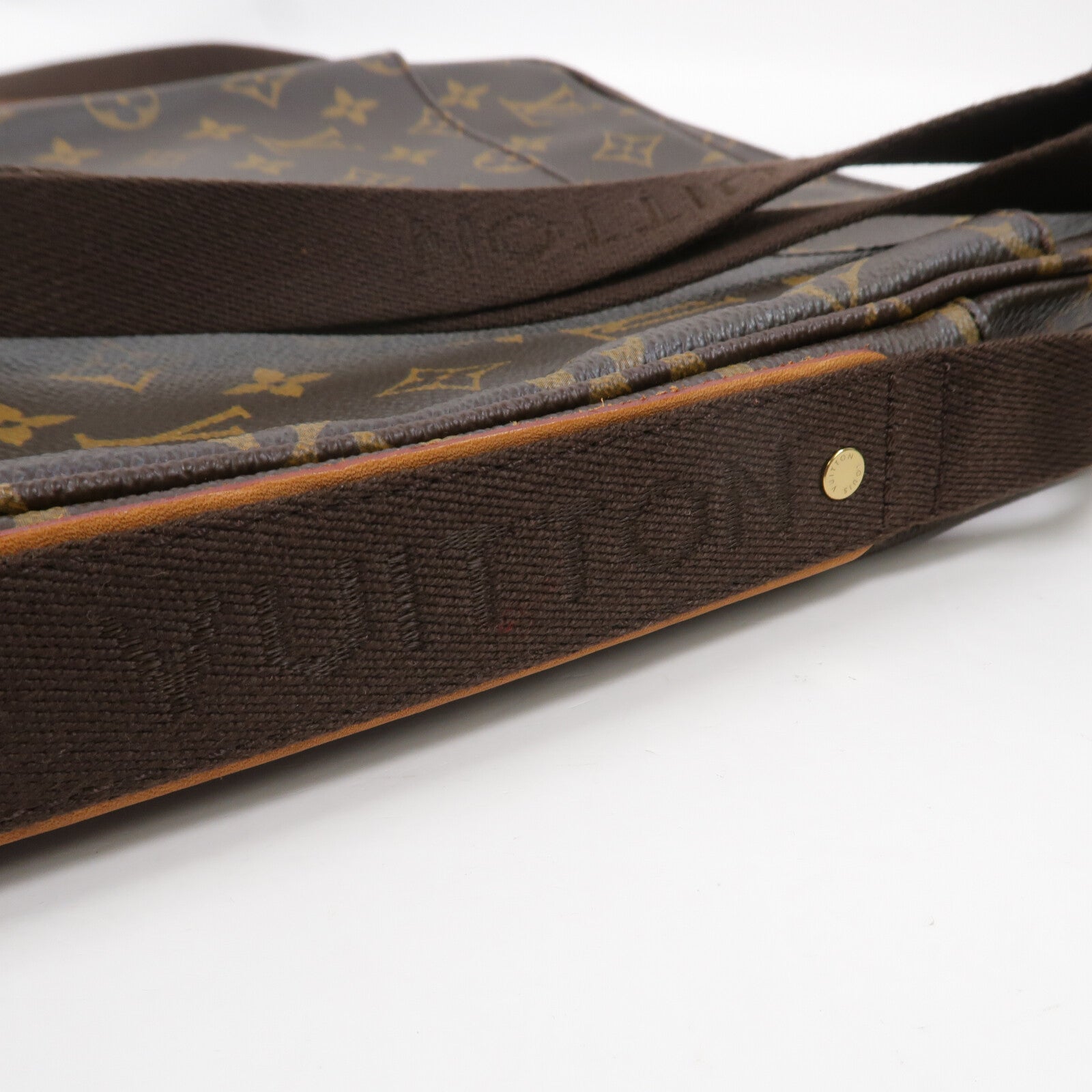 LOUIS VUITTON Monogram Trotteur Beaubourg肩背袋