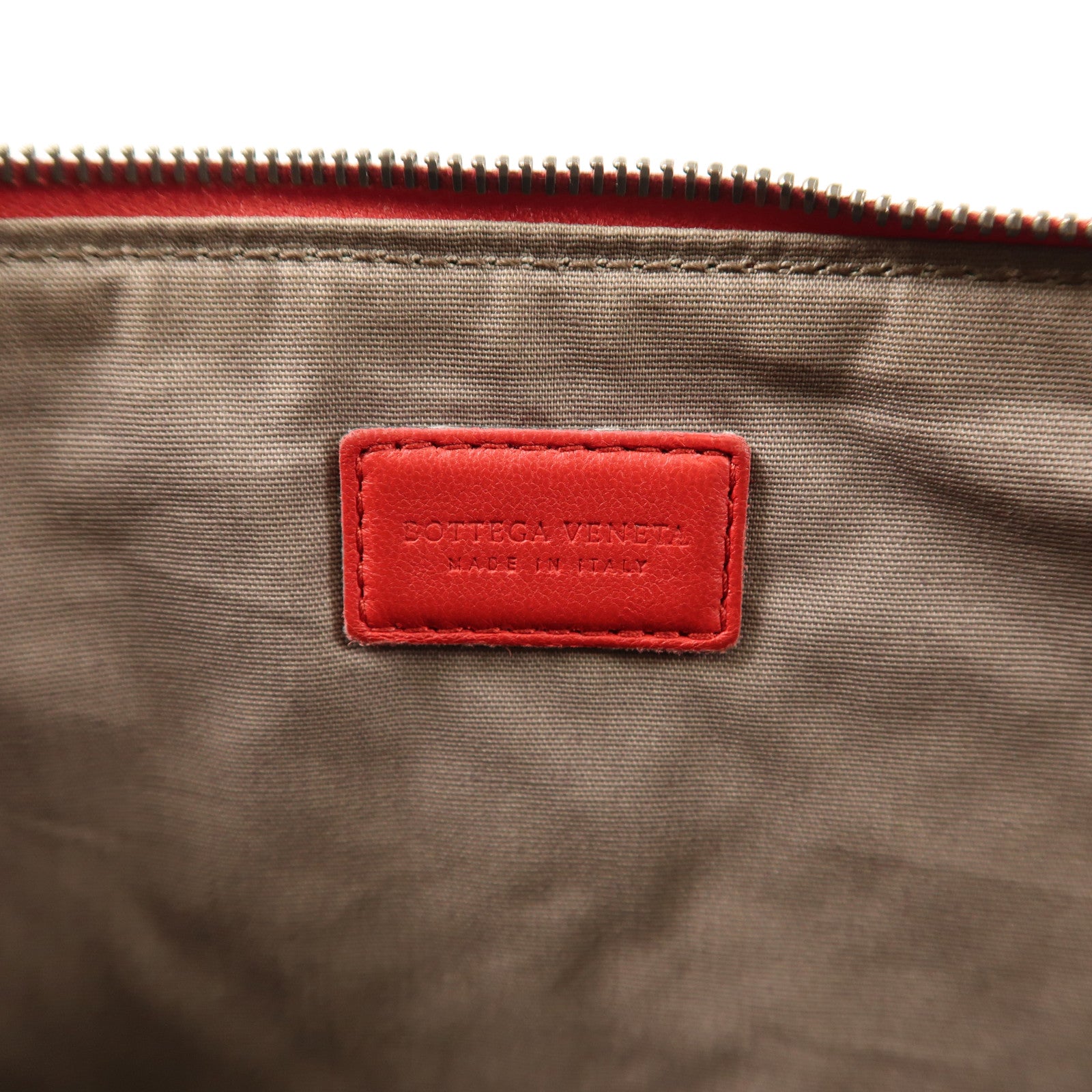 BOTTEGA VENETA 羊皮皮革Pouch金扣手拿包