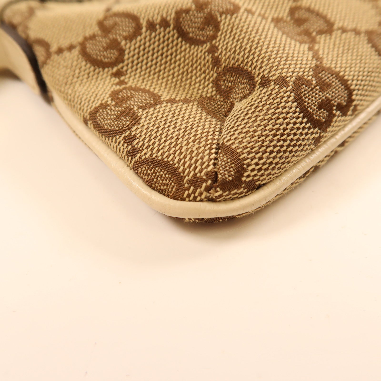 GUCCI 帆布Chain Shoulder金扣鏈帶肩背袋米色