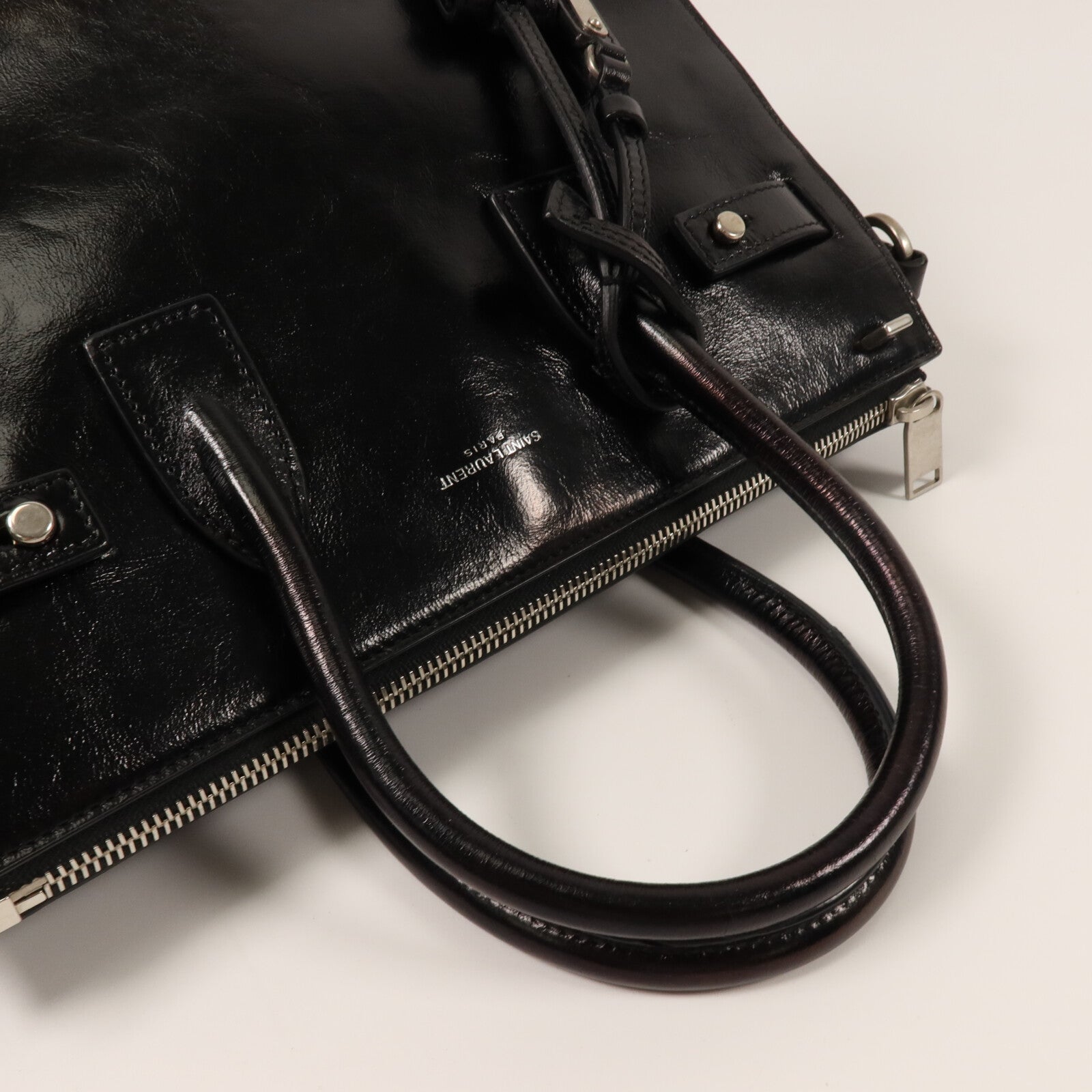 YVES SAINT LAURENT 牛皮皮革Sac De Jour Souple手挽袋