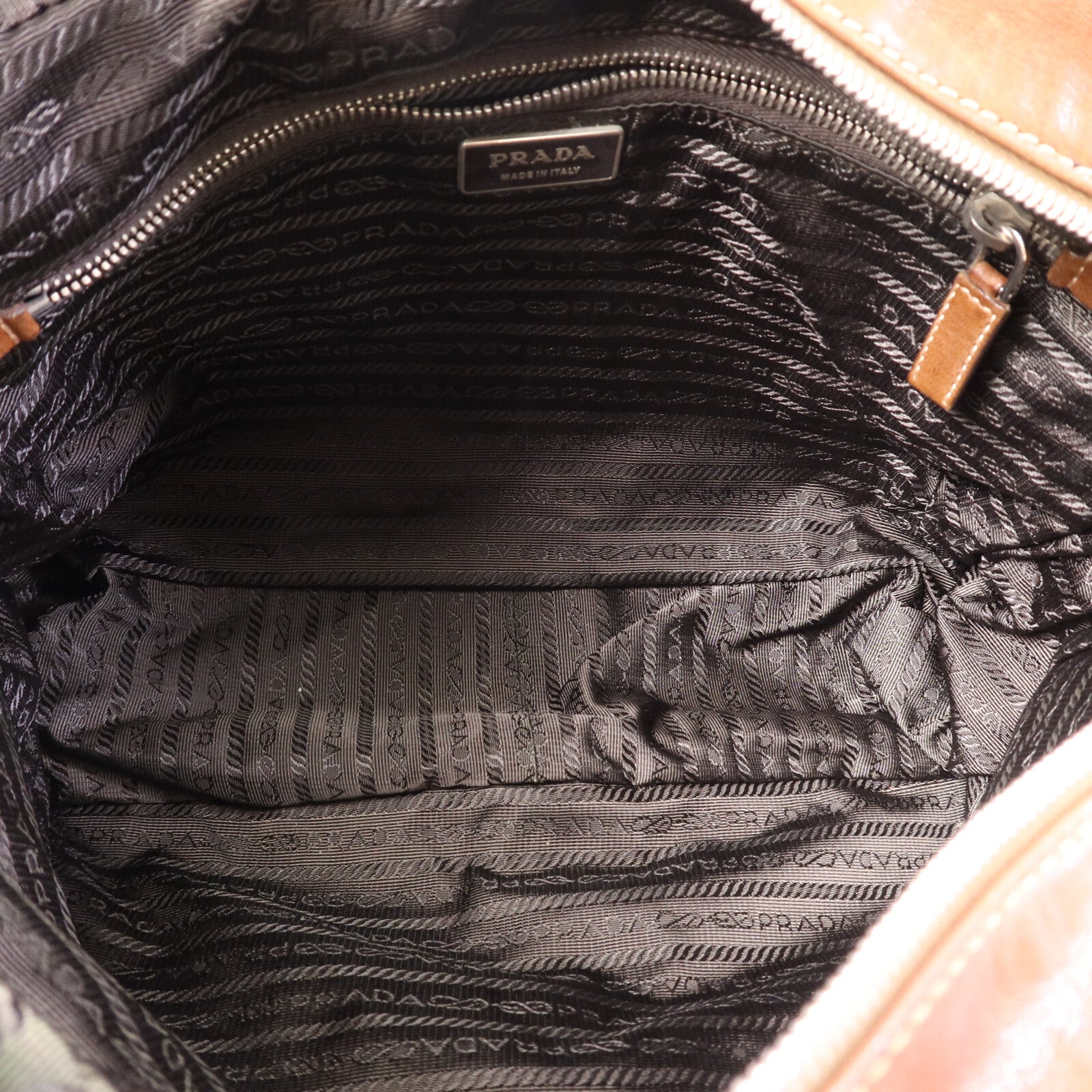 PRADA 牛皮皮革Shoulder Bag銀扣肩背袋
