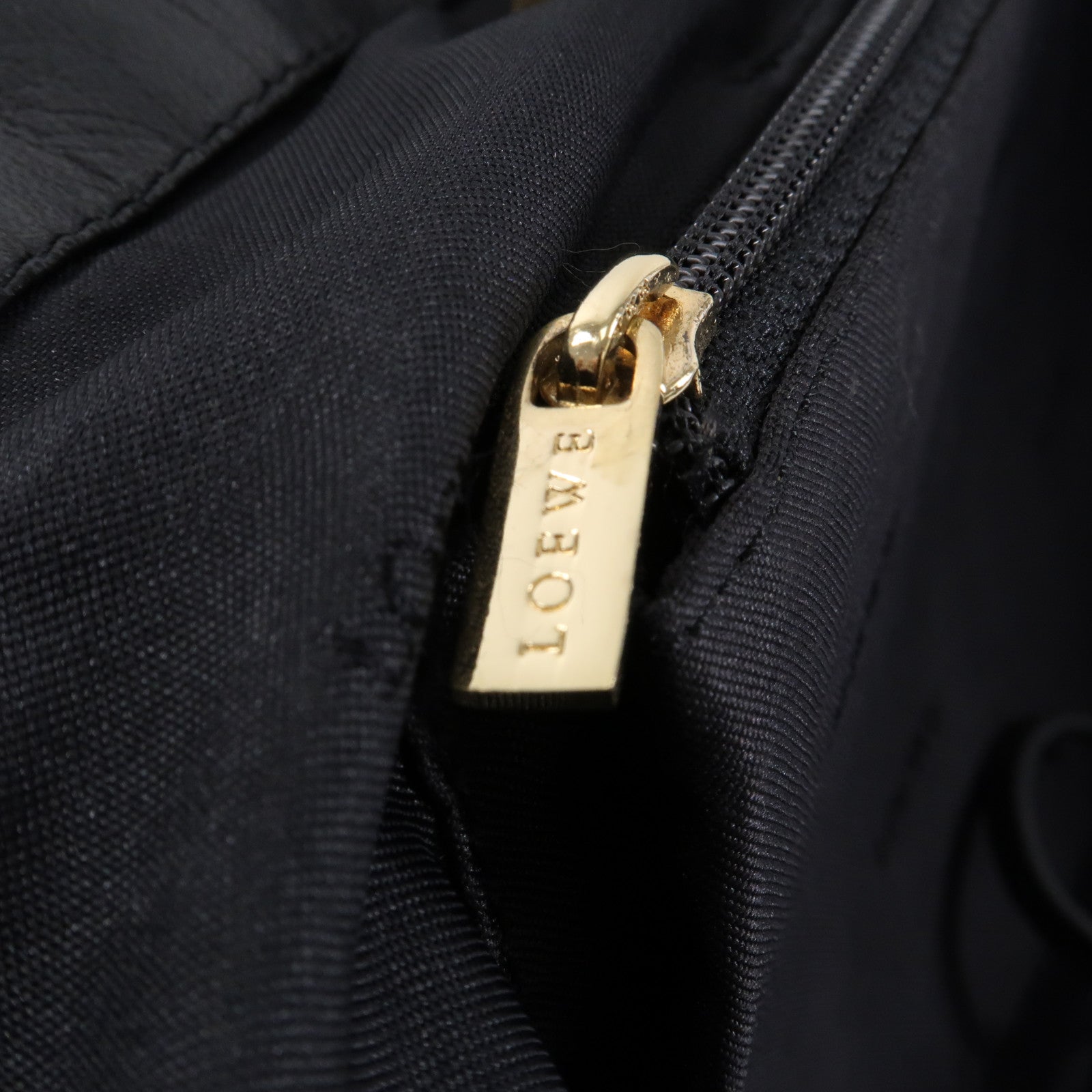 LOEWE 水貂皮草Tote Bag金扣手挽袋