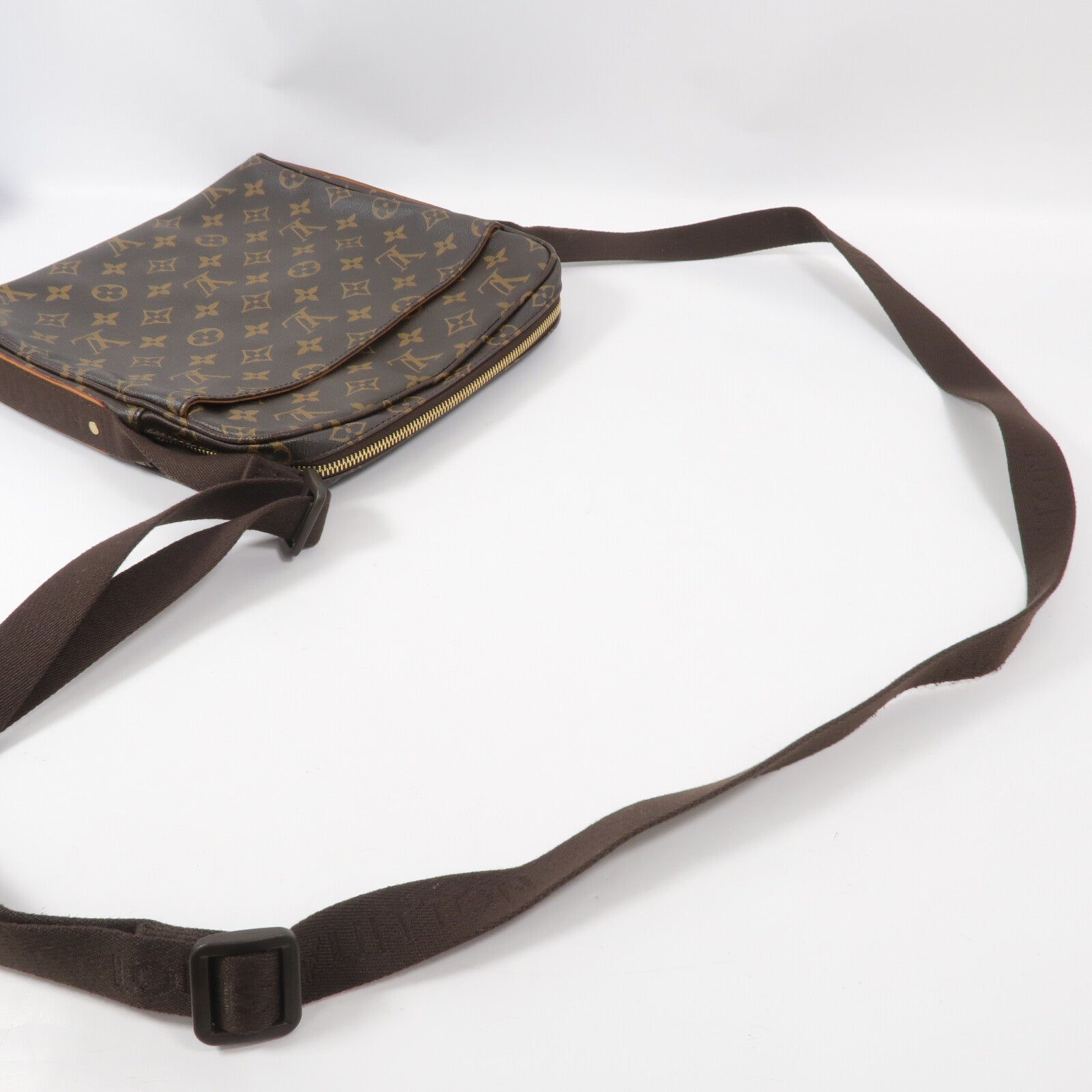 LOUIS VUITTON Monogram Trotteur Beaubourg肩背袋