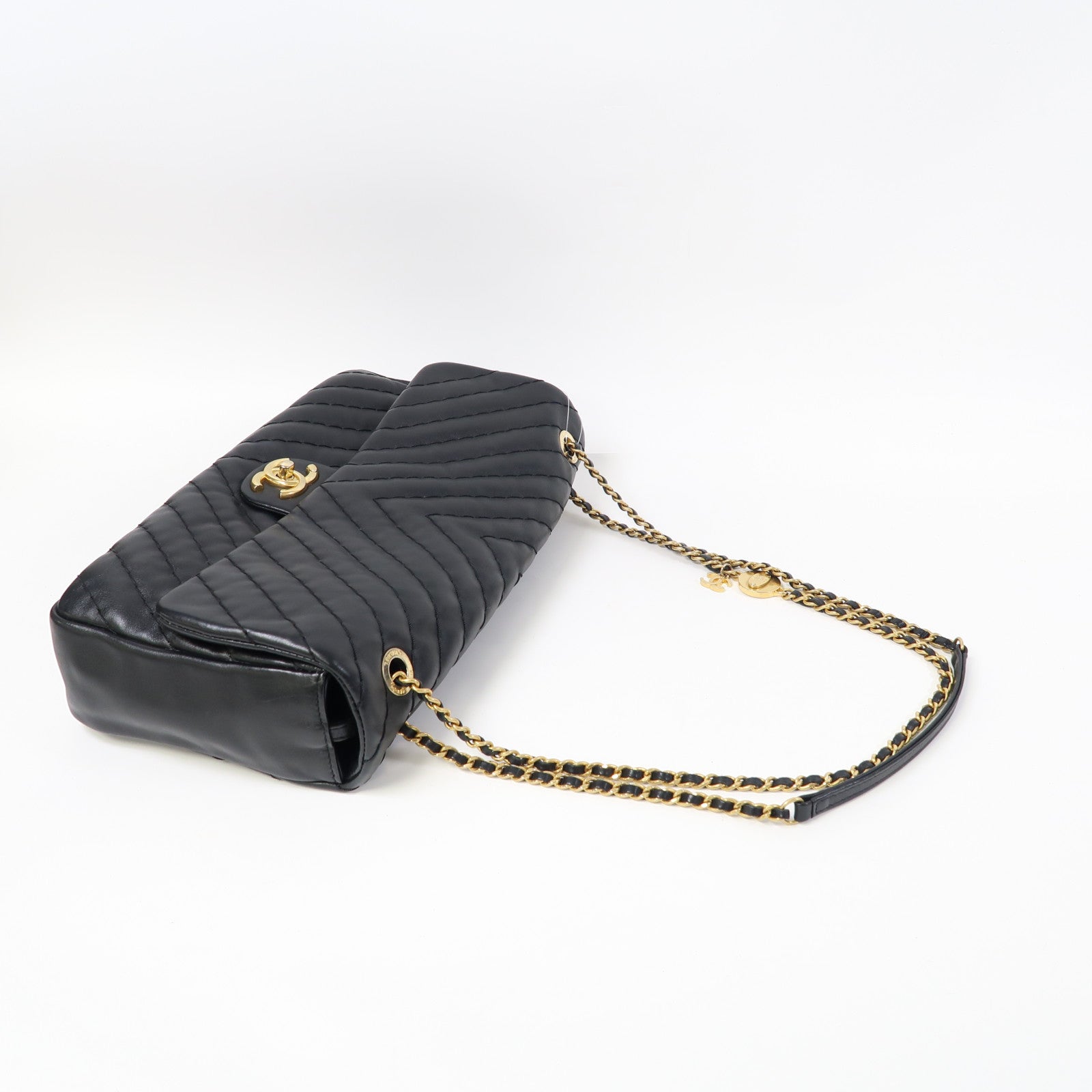 CHANEL 斜紋羊皮皮革Chain Shoulder金扣鏈帶肩背袋黑色