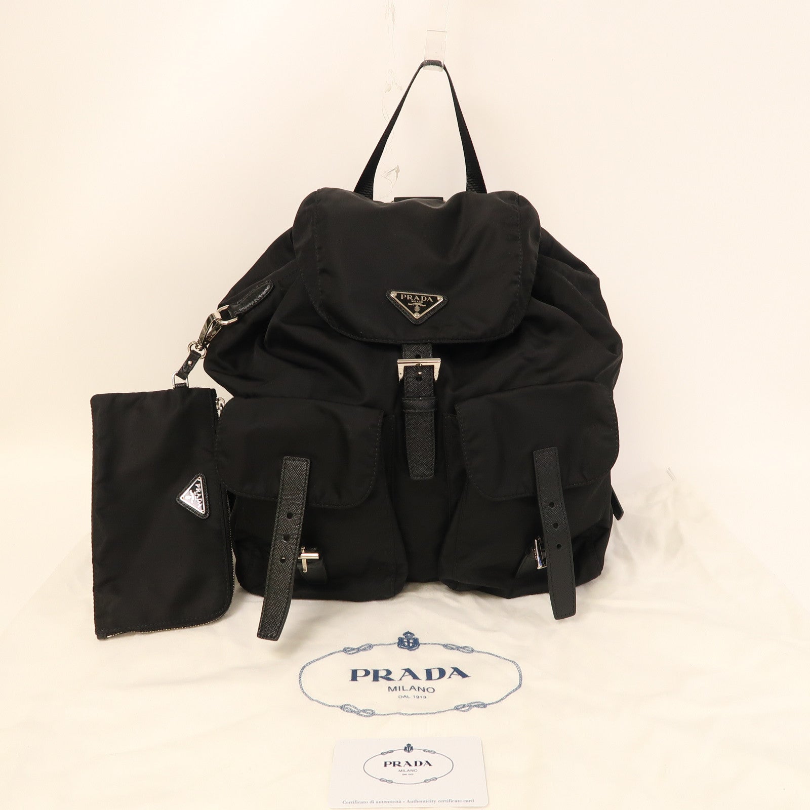 PRADA 尼龍Backpack銀扣背包黑色