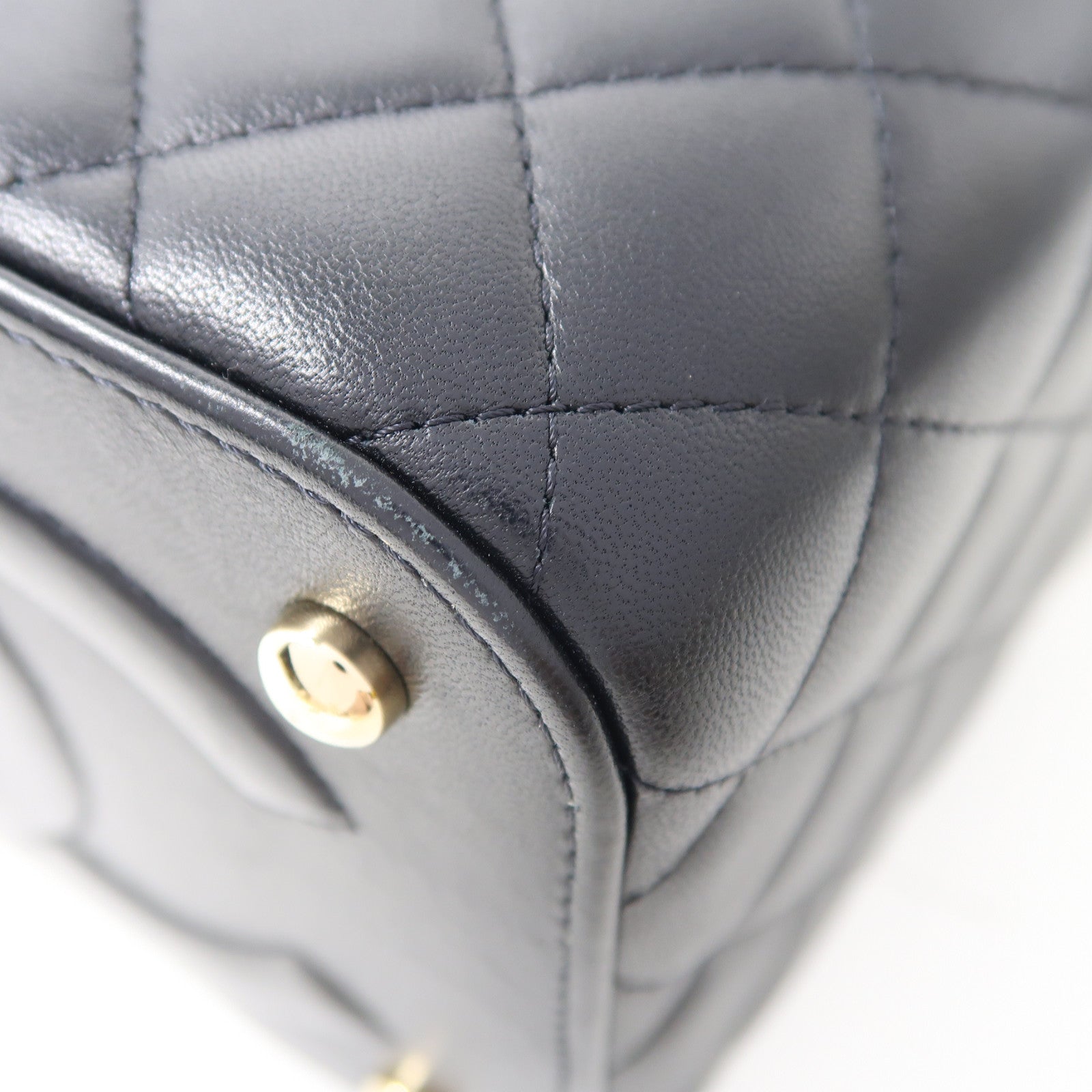 CHANEL (PRICE DOWN) Quilted CC GHW Vanity Chain Shoulder 2 Way Bag Lambskin Leather Black